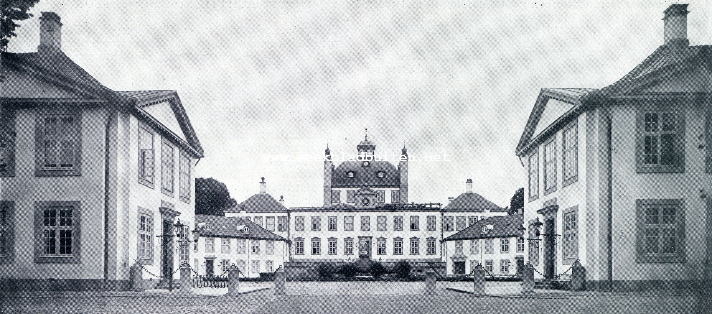 Wandelingen in Denemarken. Het Slot Fredensborg met het achthoekige voorplein
