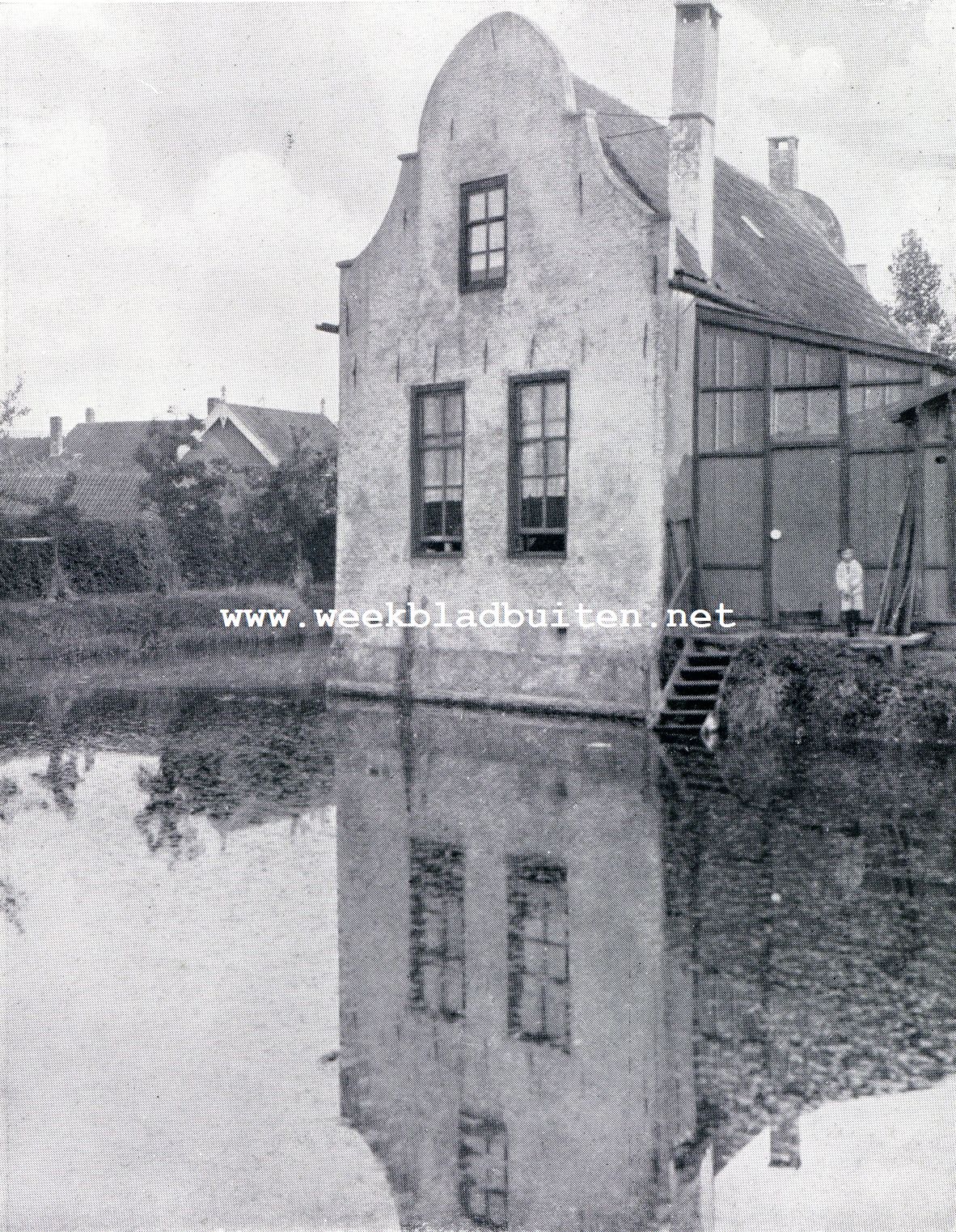 Baarland. Zuid-Beveland. Slotgracht. Met overblijfsel slot