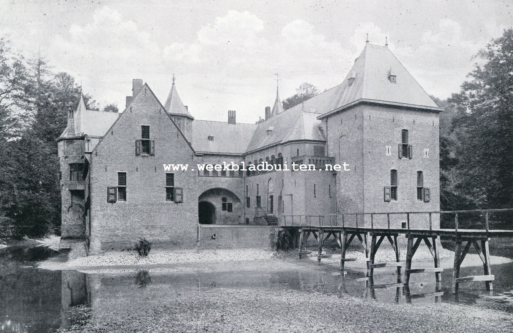 Het Oude Loo. Kasteel het Oude Loo. Achterzijde met binnenplaats