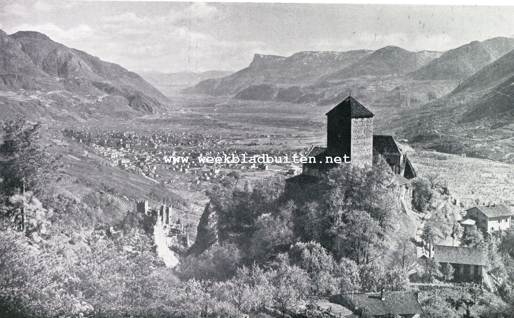 Uitzicht uit Schloss Tirol