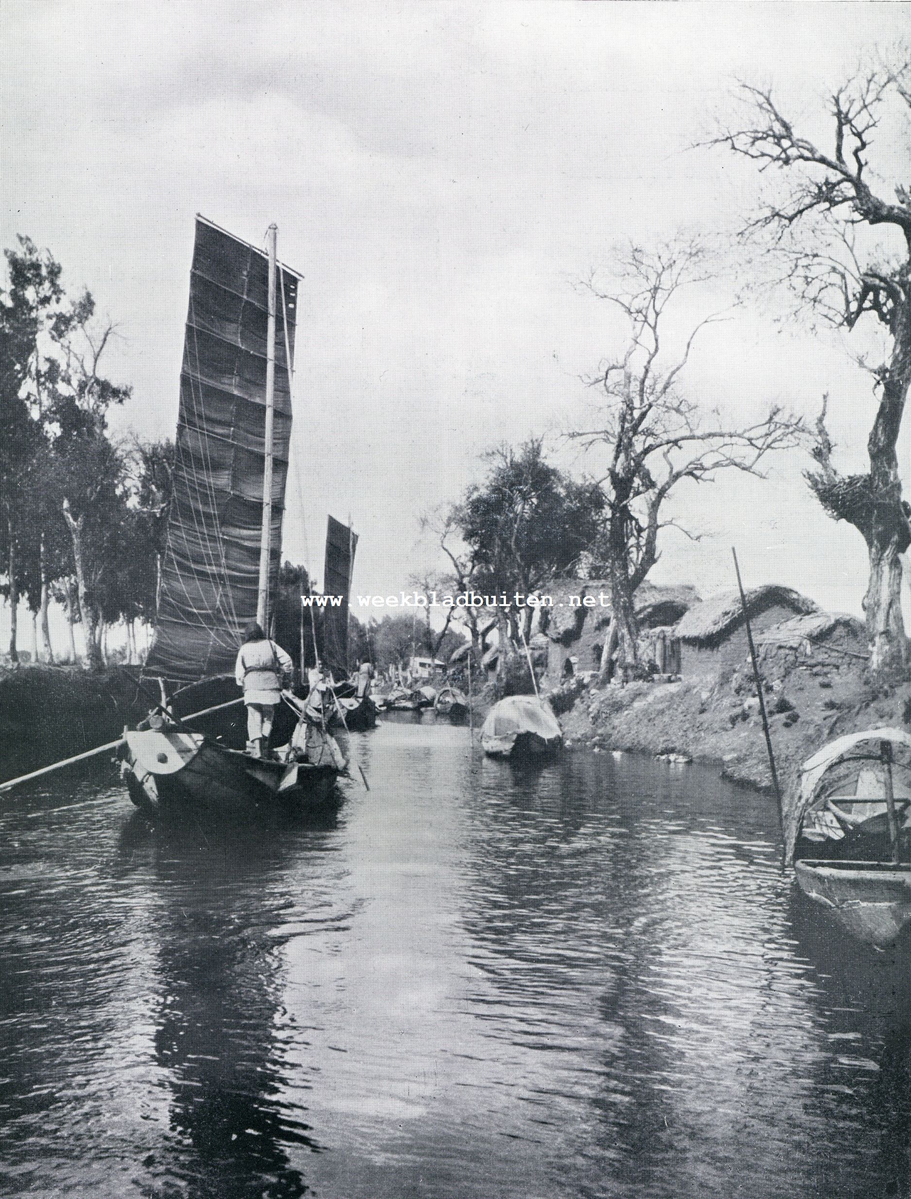 Booten op de rivier bij Yunnanfu