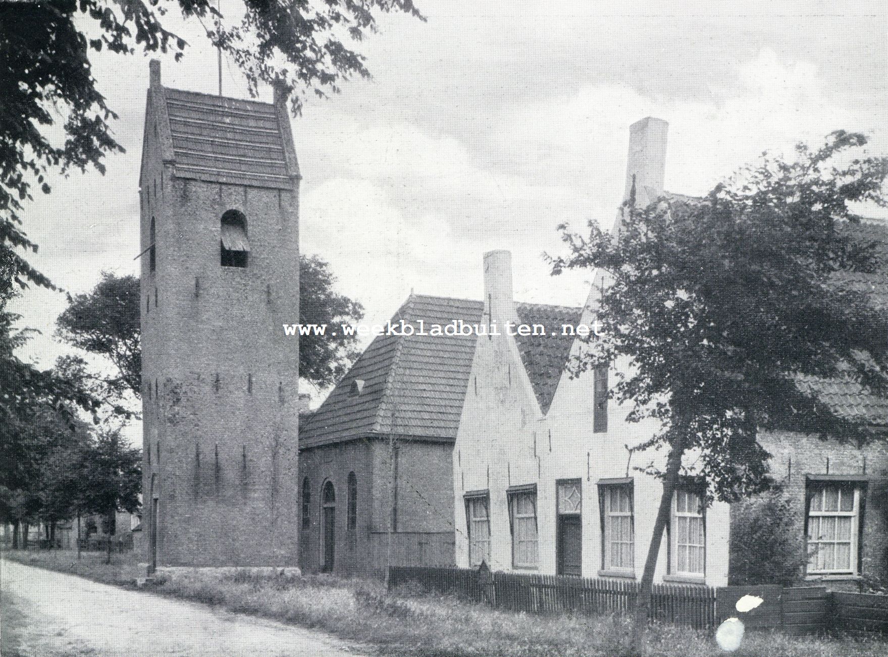 Naar Ameland. Ameland. Kerk met losstaanden toren te Ballum
