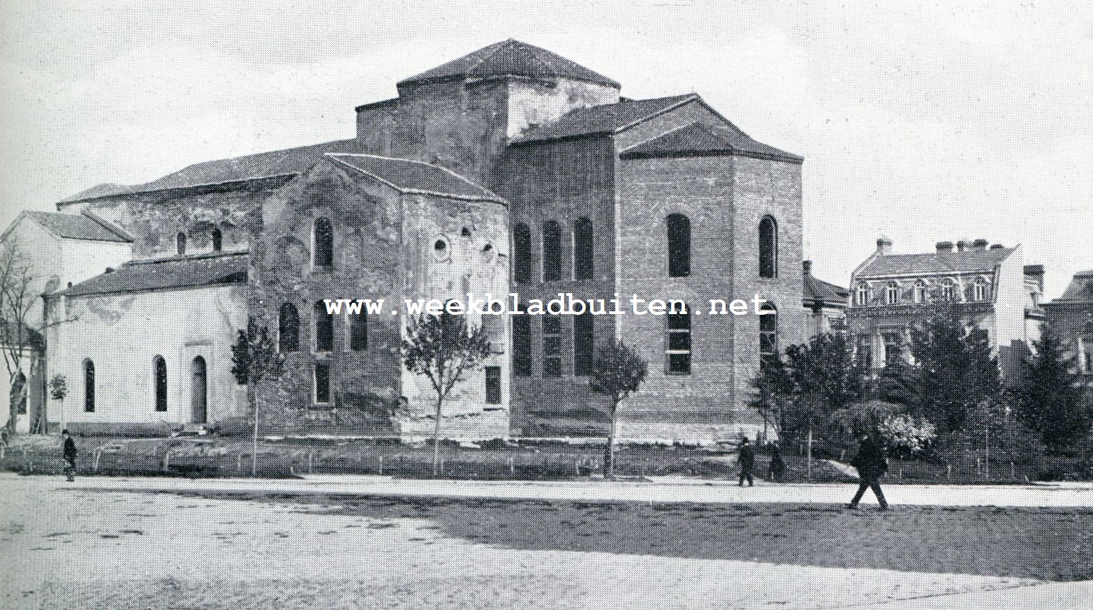 Tusschen Avond- en Morgenlanden. De Bulgaarsche hoofdstad. De St. Sofia, de oudste kerk van Sofia