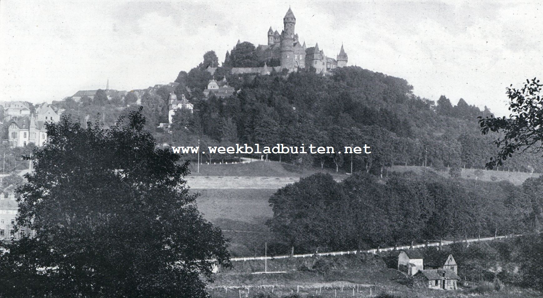 De burcht Braunfels aan de Lahn. Gezicht op het Slot Braunfels aan de Lahn