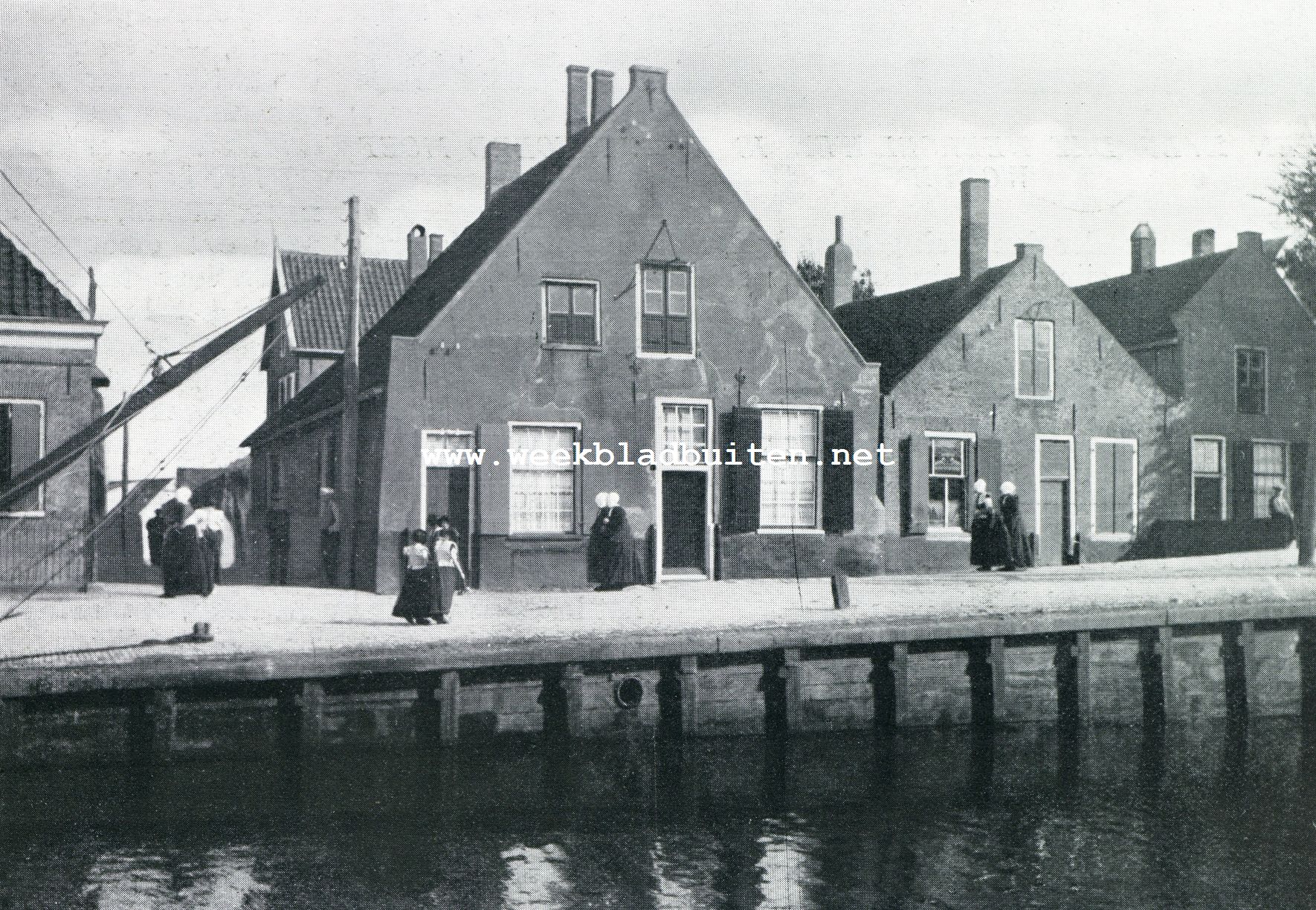 UIT DEN FOTOWEDSTRIJD. ZONDAG IN SPAKENBURG
