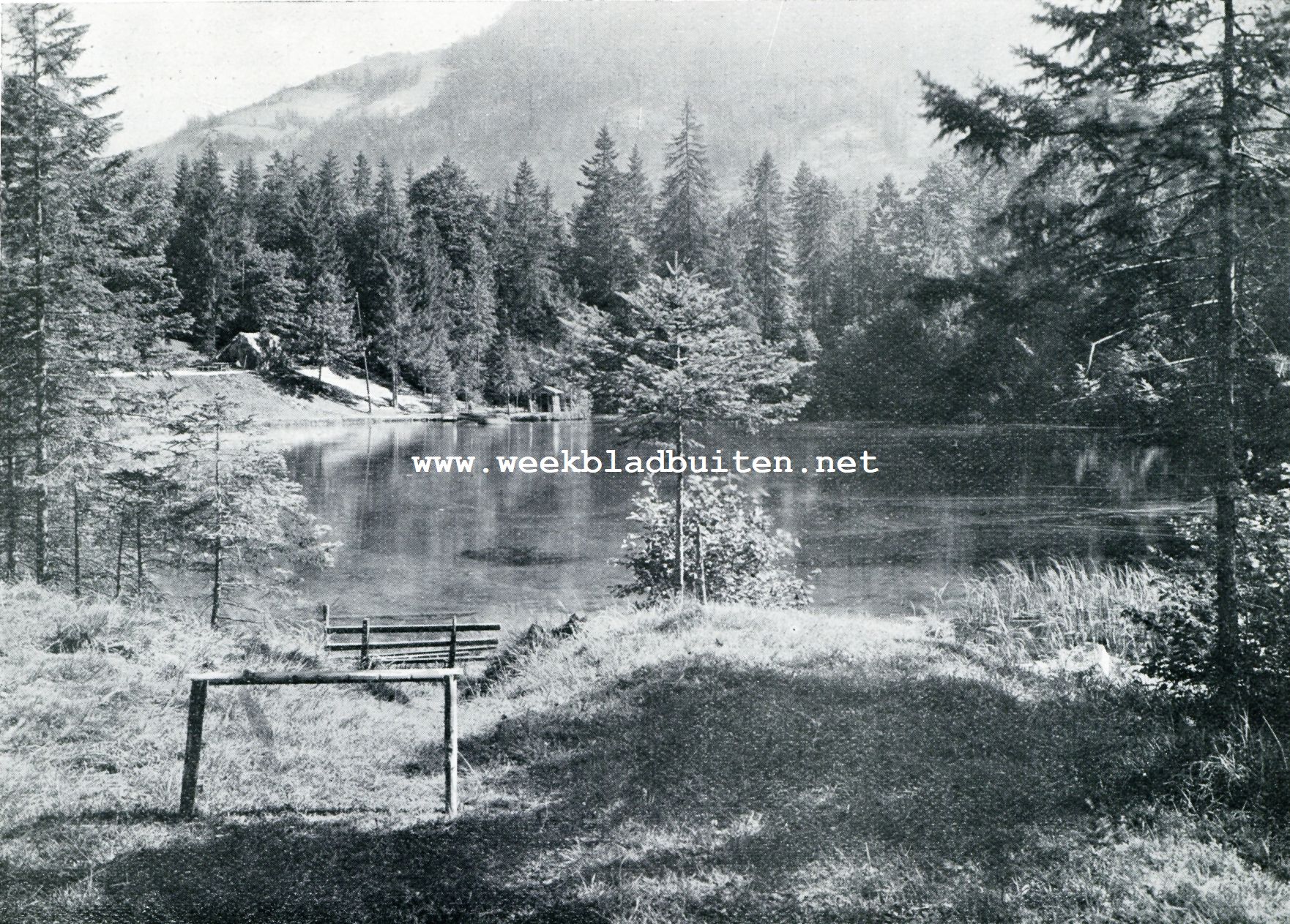 IN HET BERNER OBERLAND. DE BLAUSEE BIJ KANDERSTEG