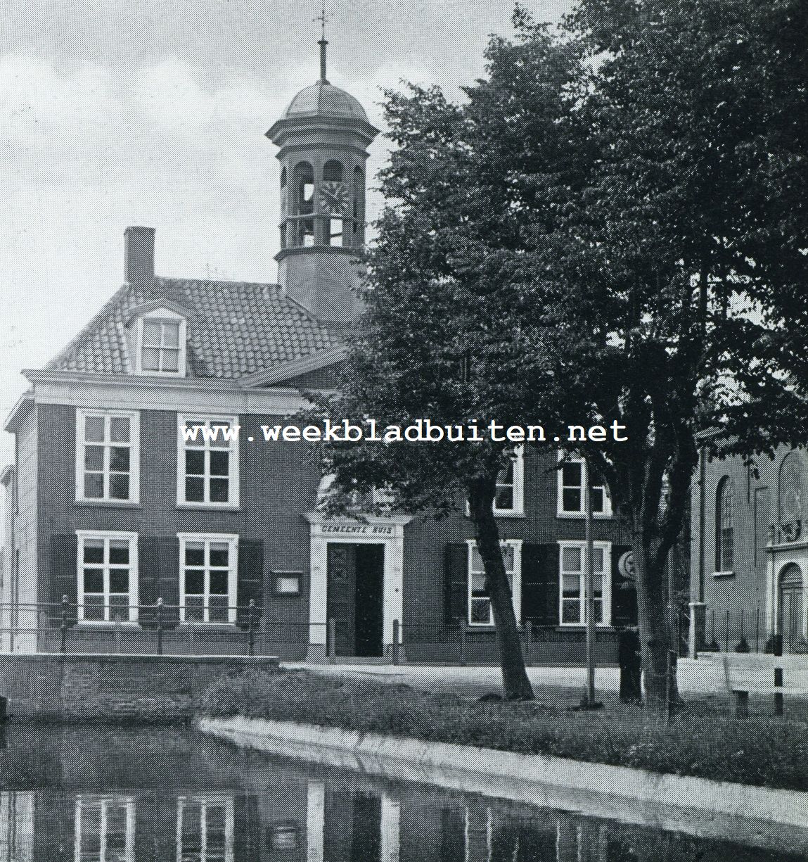 Brabant's Noordwesthoek. Gemeentehuis te Dinteloord