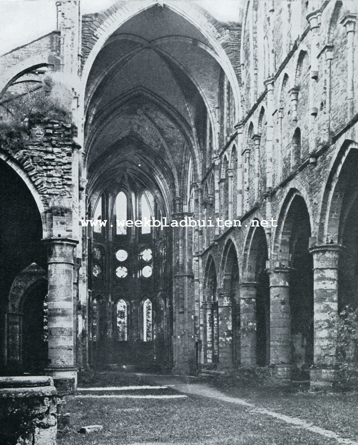 De voormalige Abdij van Villers. Het inwendige der kerk