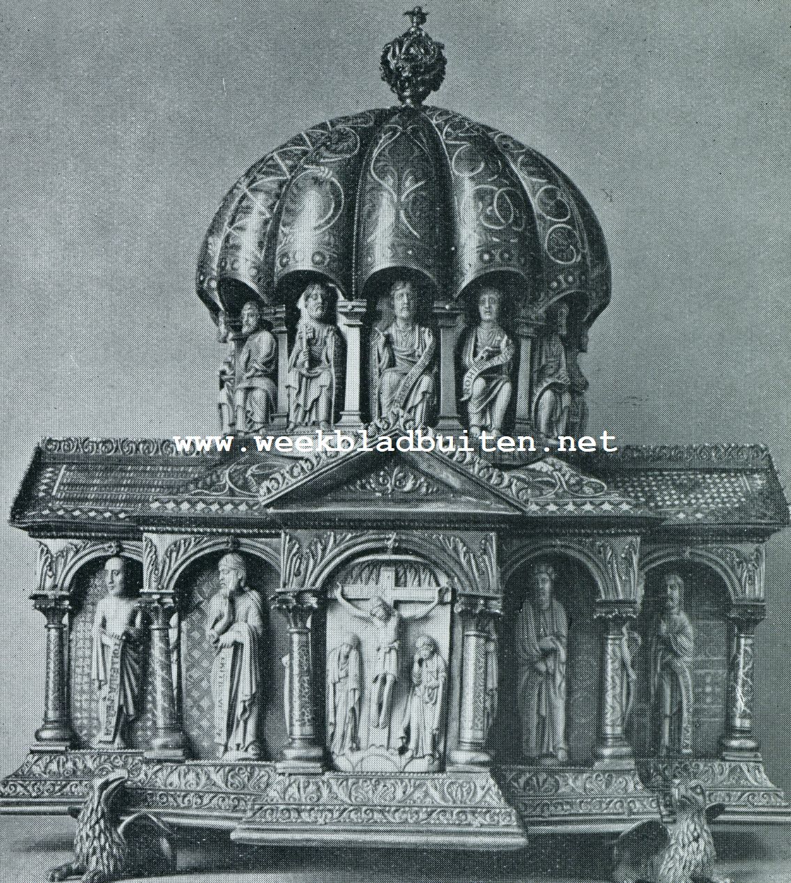 De Welfenschat. Koepelschrijn (Hoog 45.5, breed 41 c.m.)