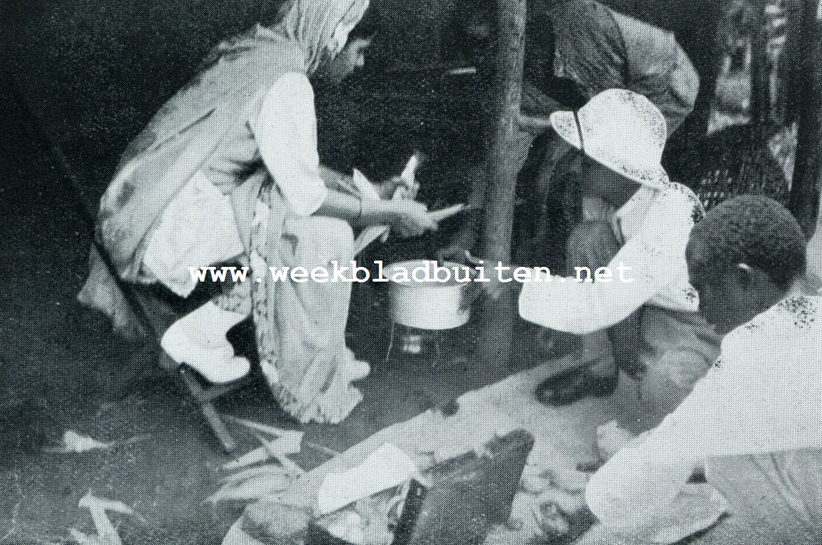 Bij de bronnen van den Nijl. Azi en Afrika treffen elkaar bij de huishouding