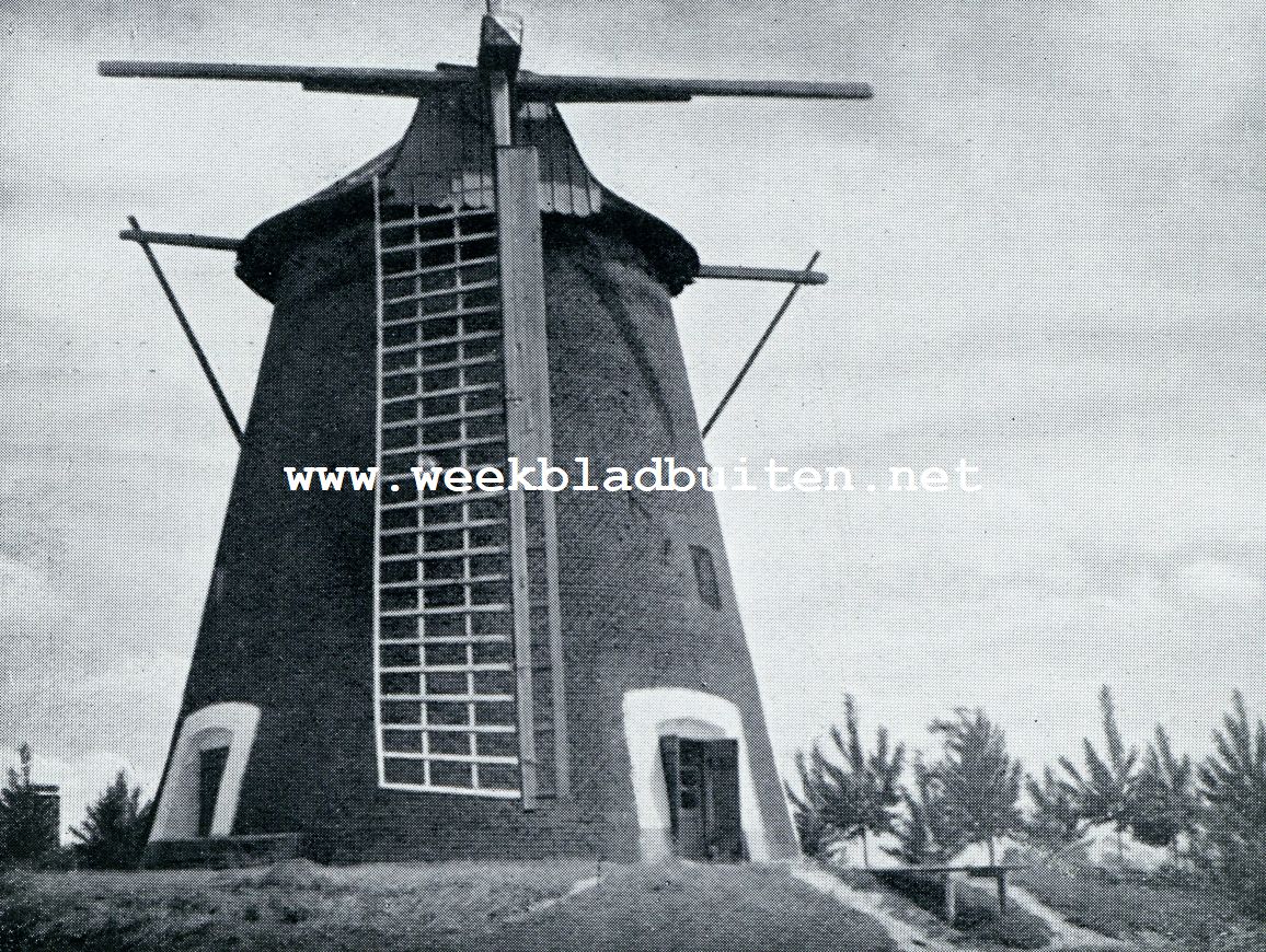 Uit de geschiedenis der Hongaarsche windmolens. Gedemonteerde Hongaarsche windmolen: het bedrijf is gemotoriseerd