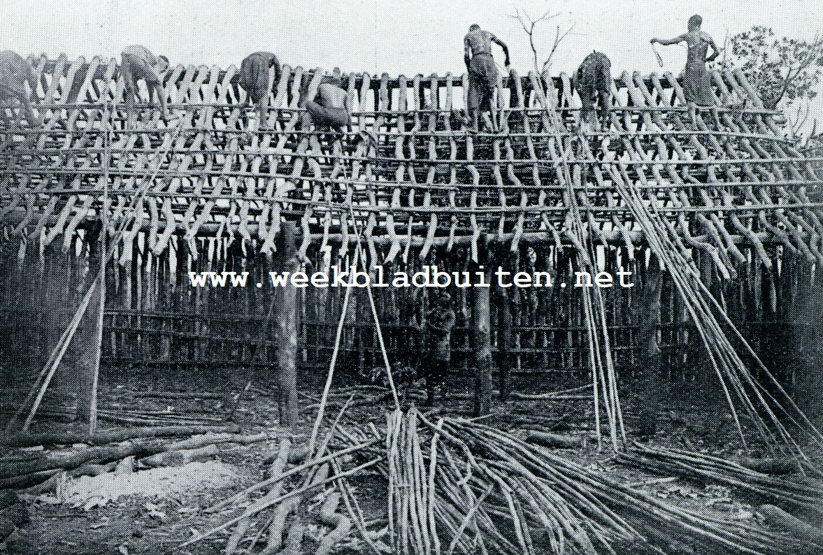 Bij de bronnen van den Nijl. Huttenbouw in zuidelijk Oeganda