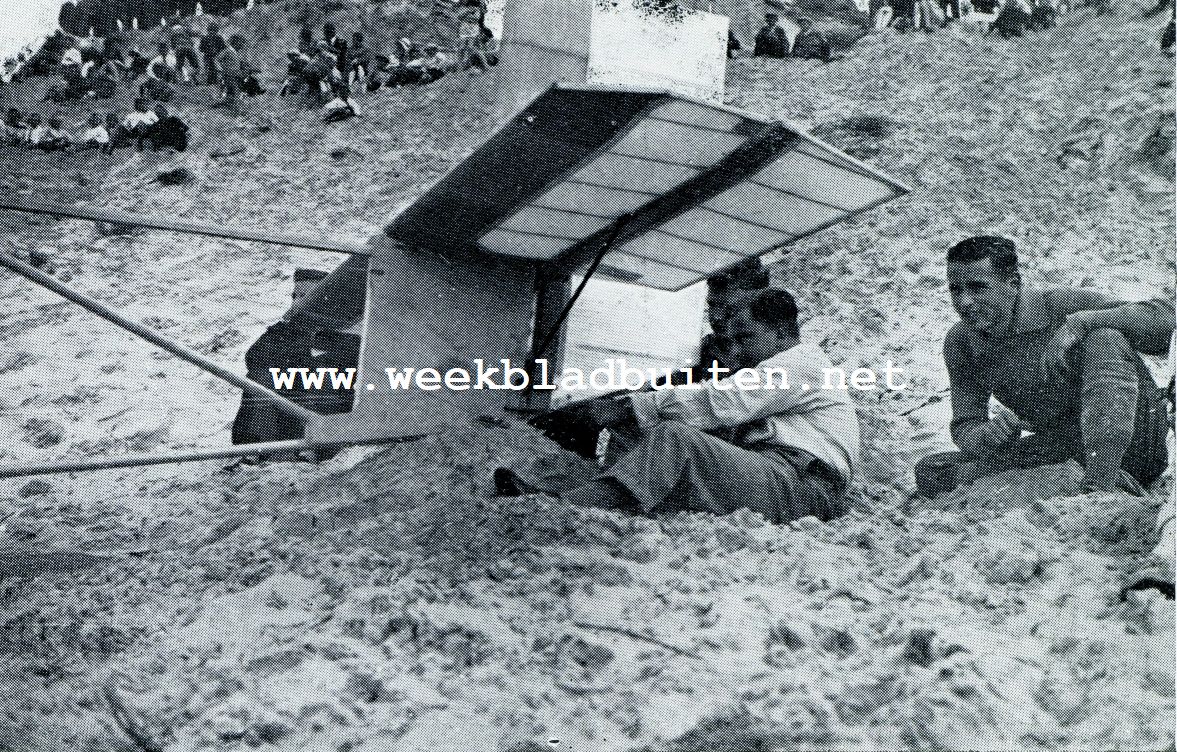  Zweefvliegen te Egmond. Het vasthouden bij den start