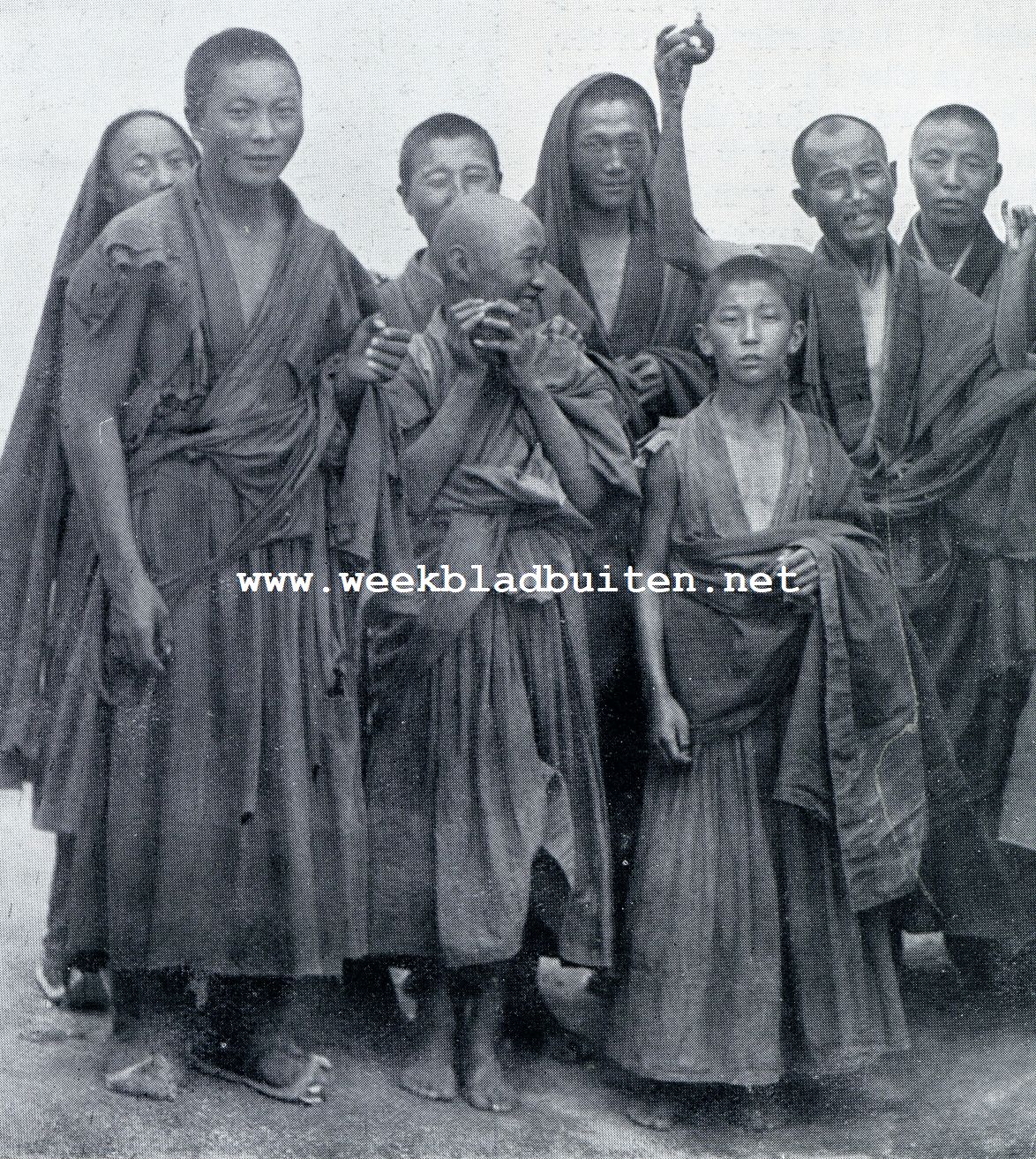 Lama-novicen in een Mongoolsch klooster