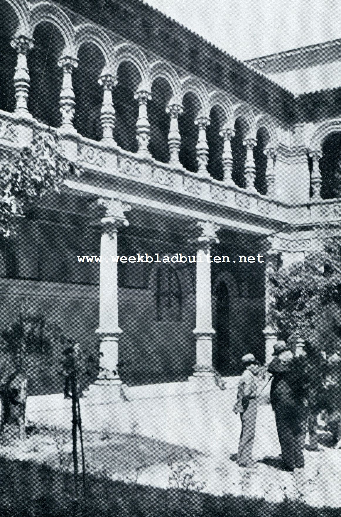 De Kastiliaansche Hoogvlakte. Patio van het Palacio de Museos te Zaragosa
