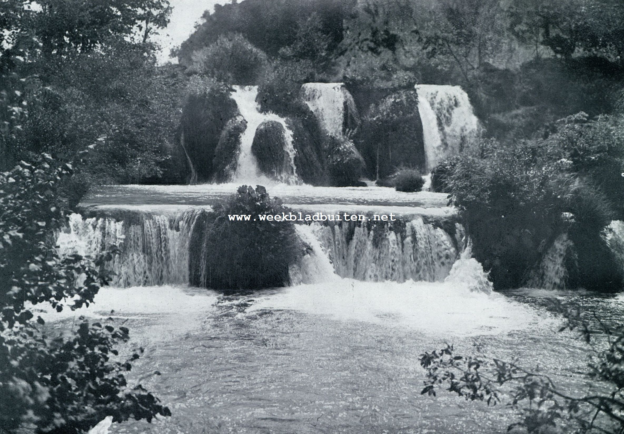 IN HET TOOVEROORD VAN JOEGOSLAVI: HET MERENGEBIED VAN PLITVICE