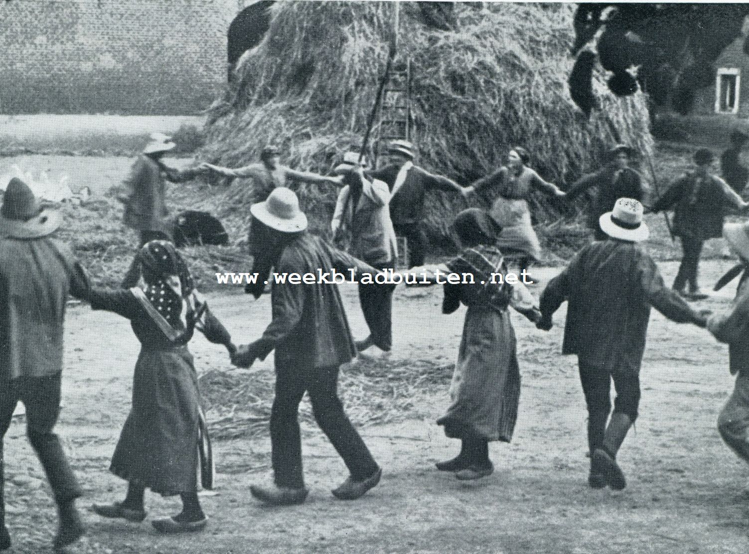 DE DANS ROND DE LAATSTE GARF OP EEN Z.-LIMBURGSCHE BOERDERIJ