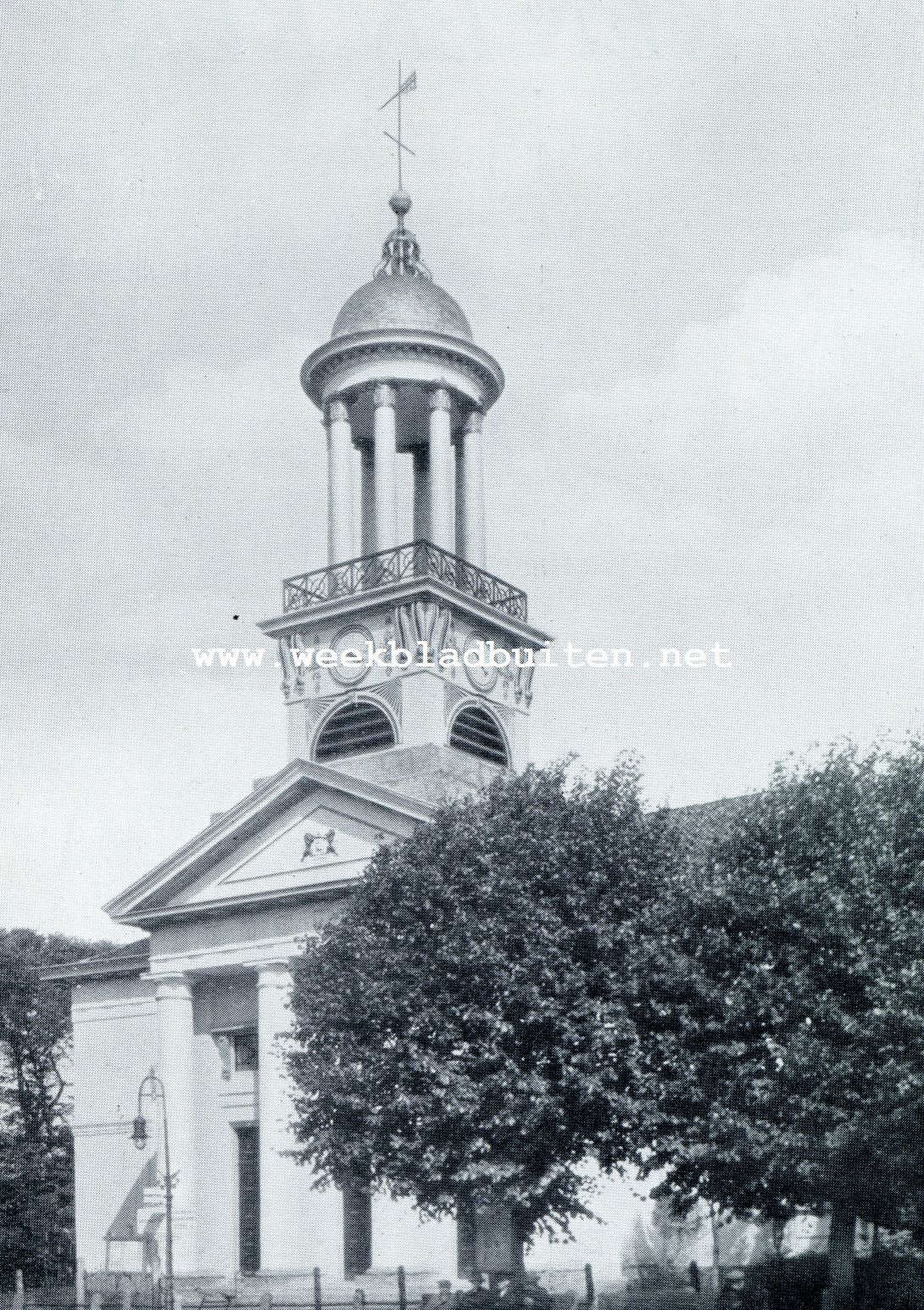KERK TE SINT JACOBI PAROCHIE. Voor het bouwen van deze kerk heeft een dorpstimmerman zich laten inspireeren door de schoonheden van Hellas en Voor-Indi]