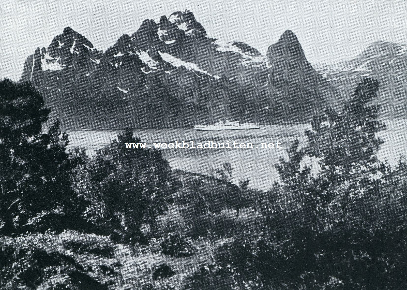 VOOR ANKER BIJ DIGERMULEN (LOFOTEN)