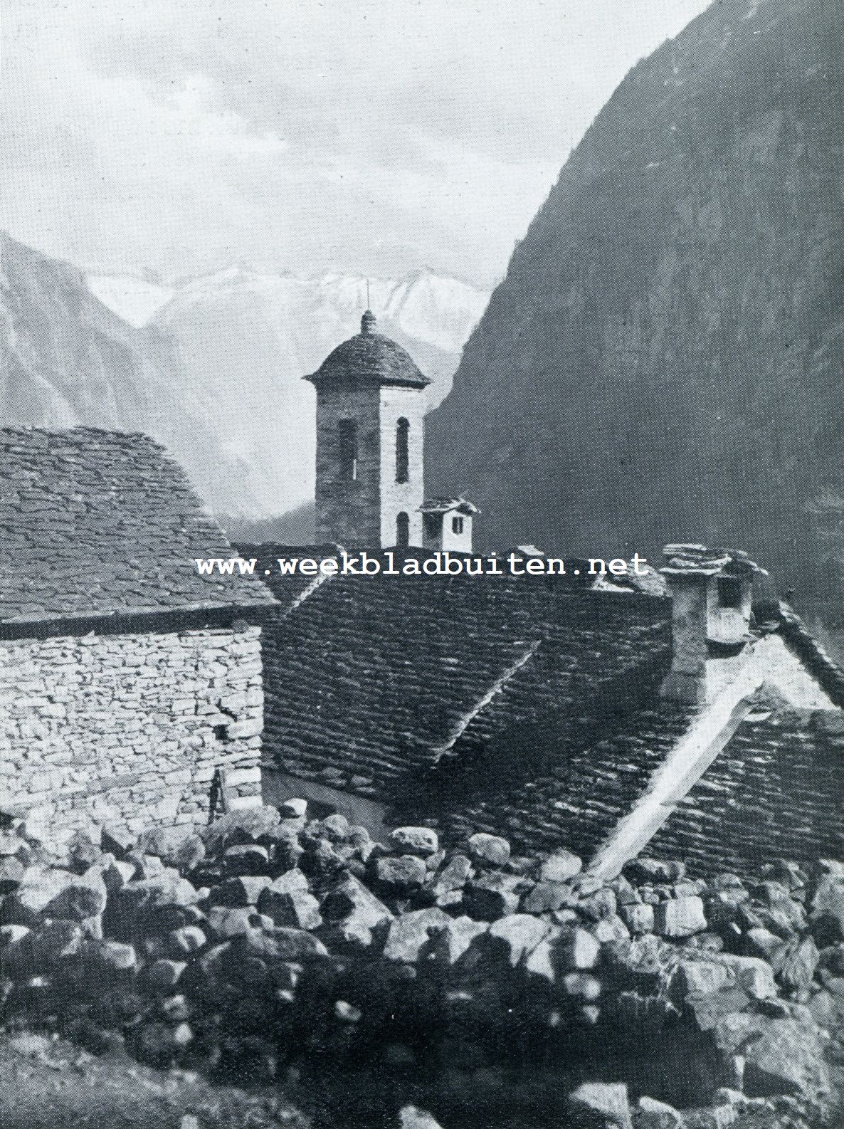 HET KERKJE VAN FOROGLIO IN HET BAVONA-DAL