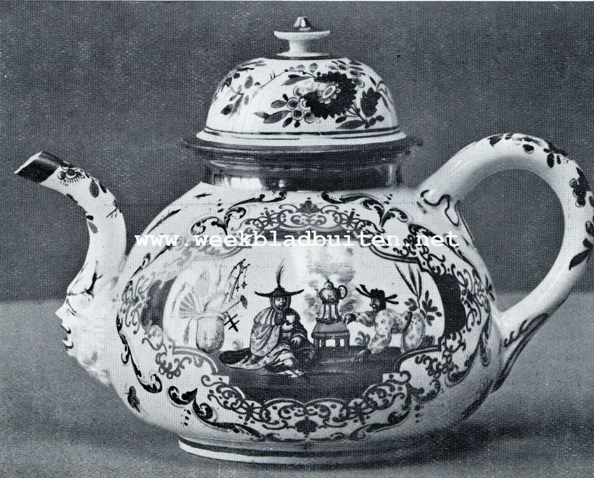 SAKSISCH PORCELEIN. THEEPOTJE VAN HEROLD