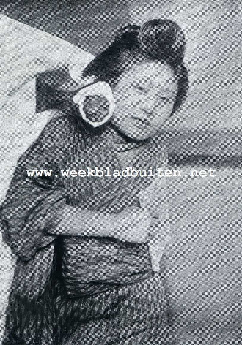 GEISHA. HET KUNSTIGE KAPSEL MAG NIET IN DE WAR GERAKEN