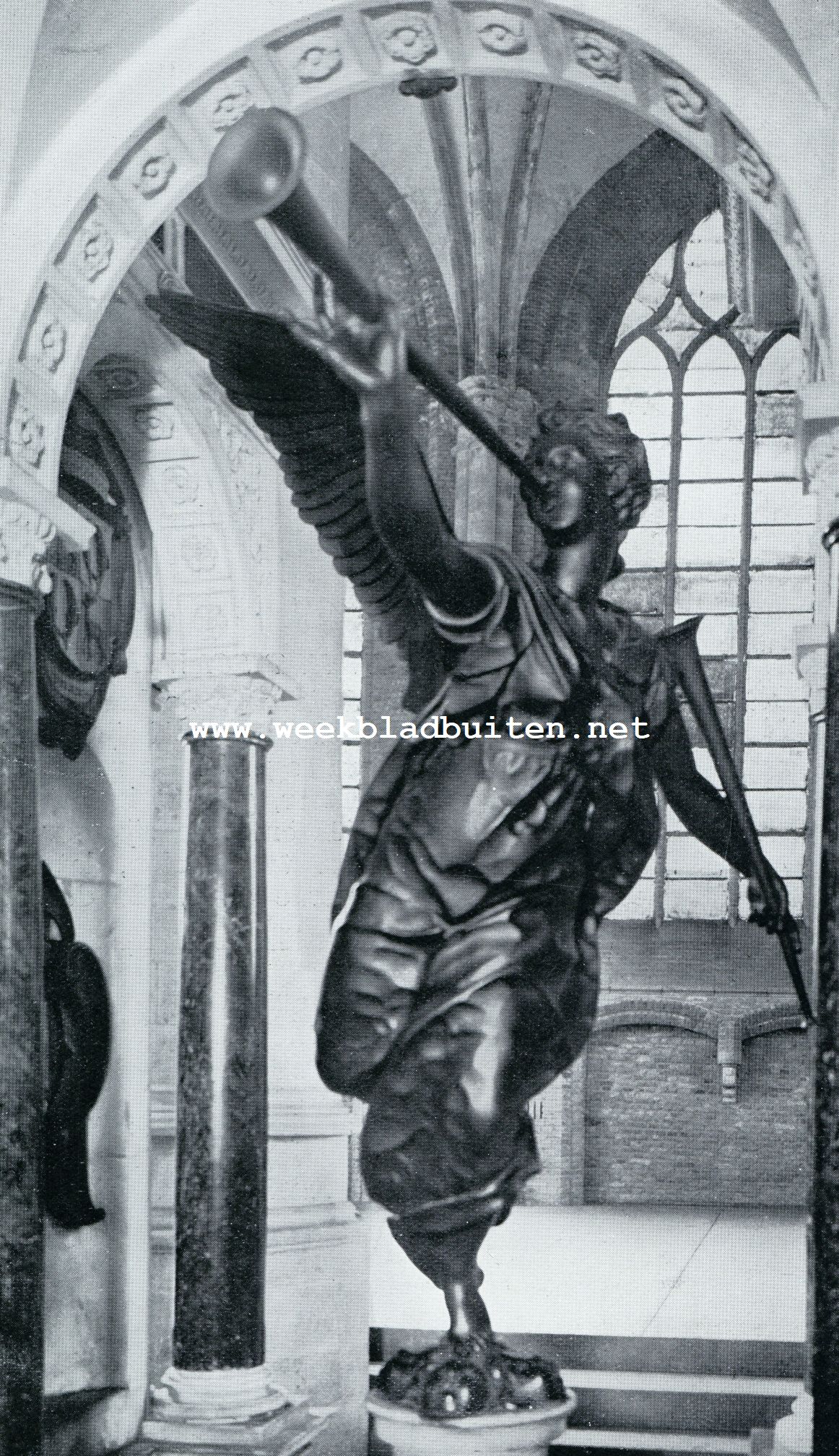 MERKWAARDIG EVENWICHT. HET BEELD VAN DE FAAM DOOR HENDRICK DE KEIJSER OP HET GRAFMONUMENT VAN WILLEM DN ZWIJGER IN DE NIEUWE KERK TE DELFT