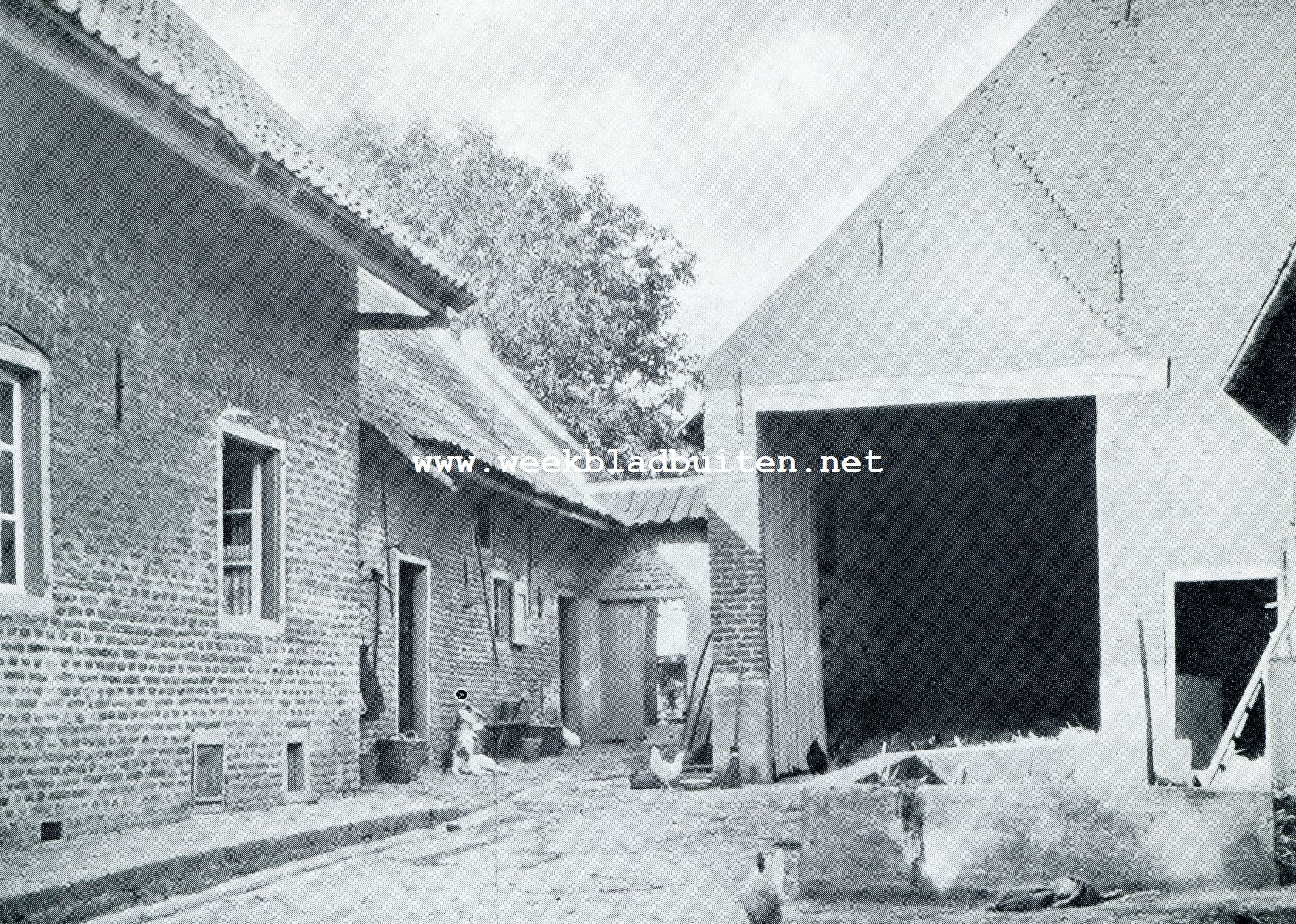 LIMBURGSCHE BOERDERIJEN. BINNENPLAATS EENER MIDDEN-LIMBURGSCHE MAASDAL-HOEVE