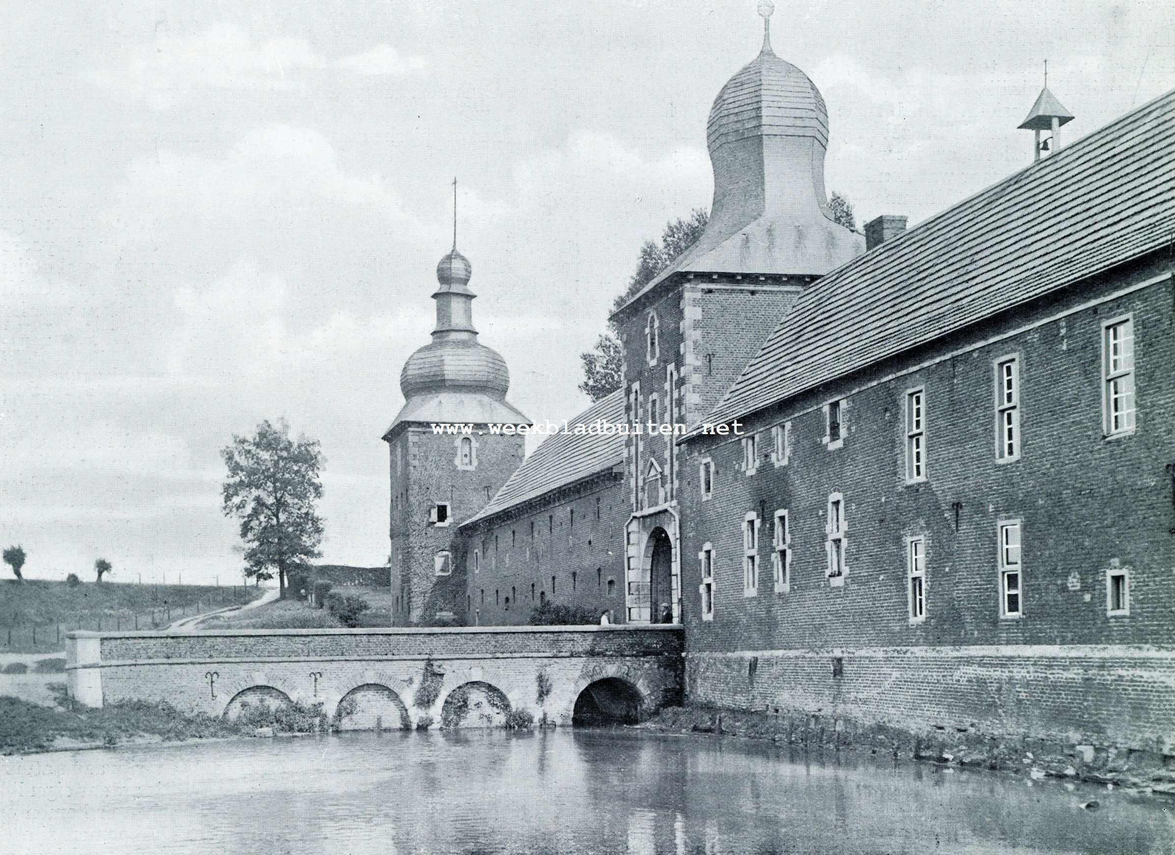 KASTEELTOREN MET VOORPOORT VAN HET IN VERVAL ZIJNDE KASTEEL SCHAESBERG