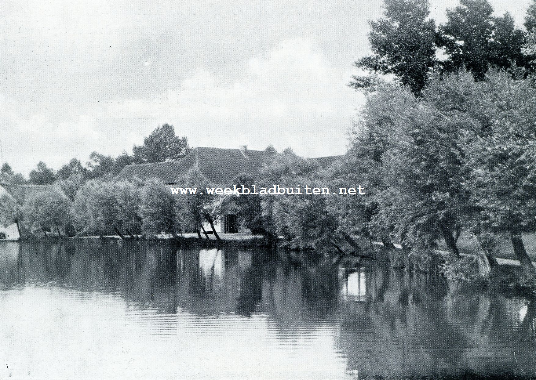 AAN DE SLOTGRACHT VAN KASTEEL WIJNANDSRAEDE