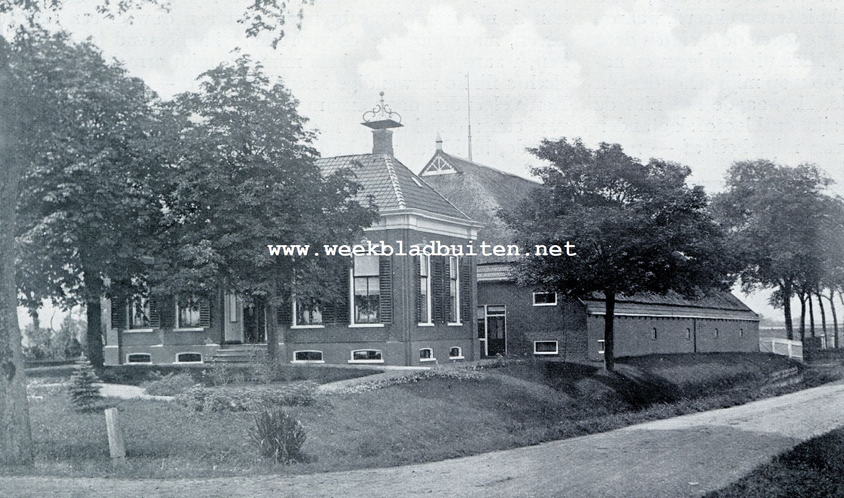 VAN T HOOGELAND. ZOOALS HET THANS IS: EEN KAPITALE BOERDERIJ TE WESTERWIJTWERD BIJ LOPPERSUM