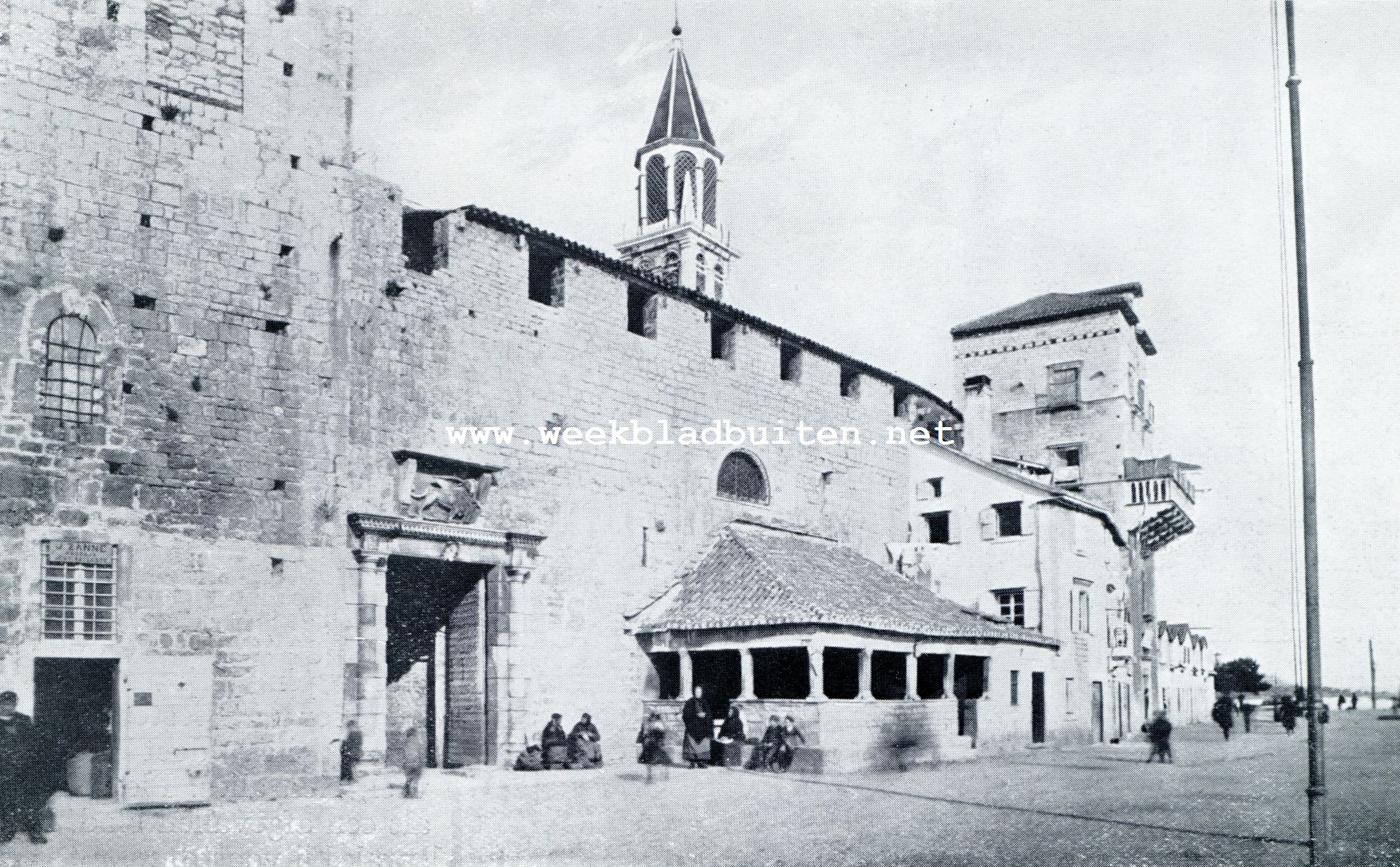 DE KADE TE TROGIR