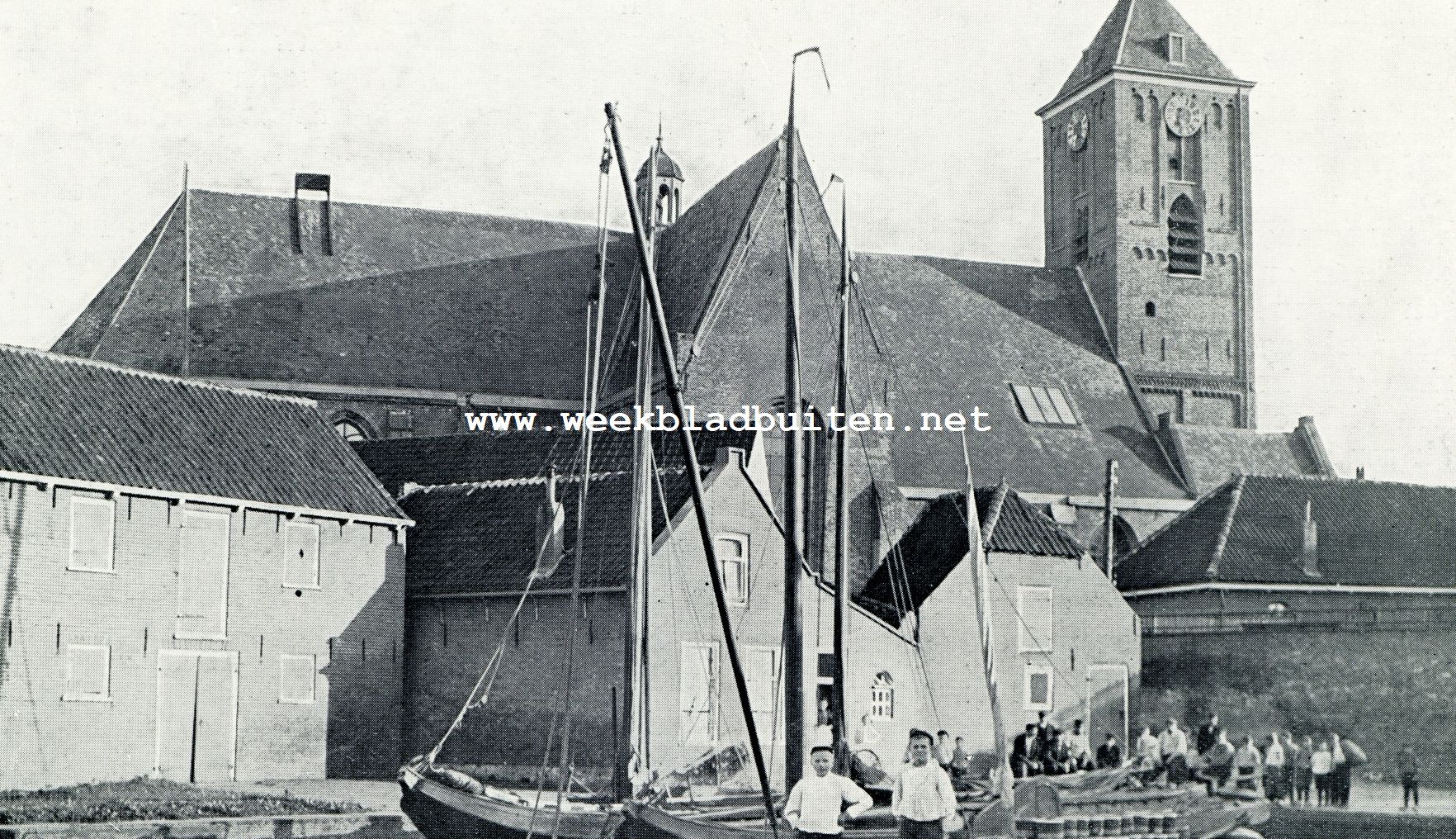 BIJ DE ONGEVEER 600 JAREN OUDE NED. HERV. KERK VAN NAALDWIJK