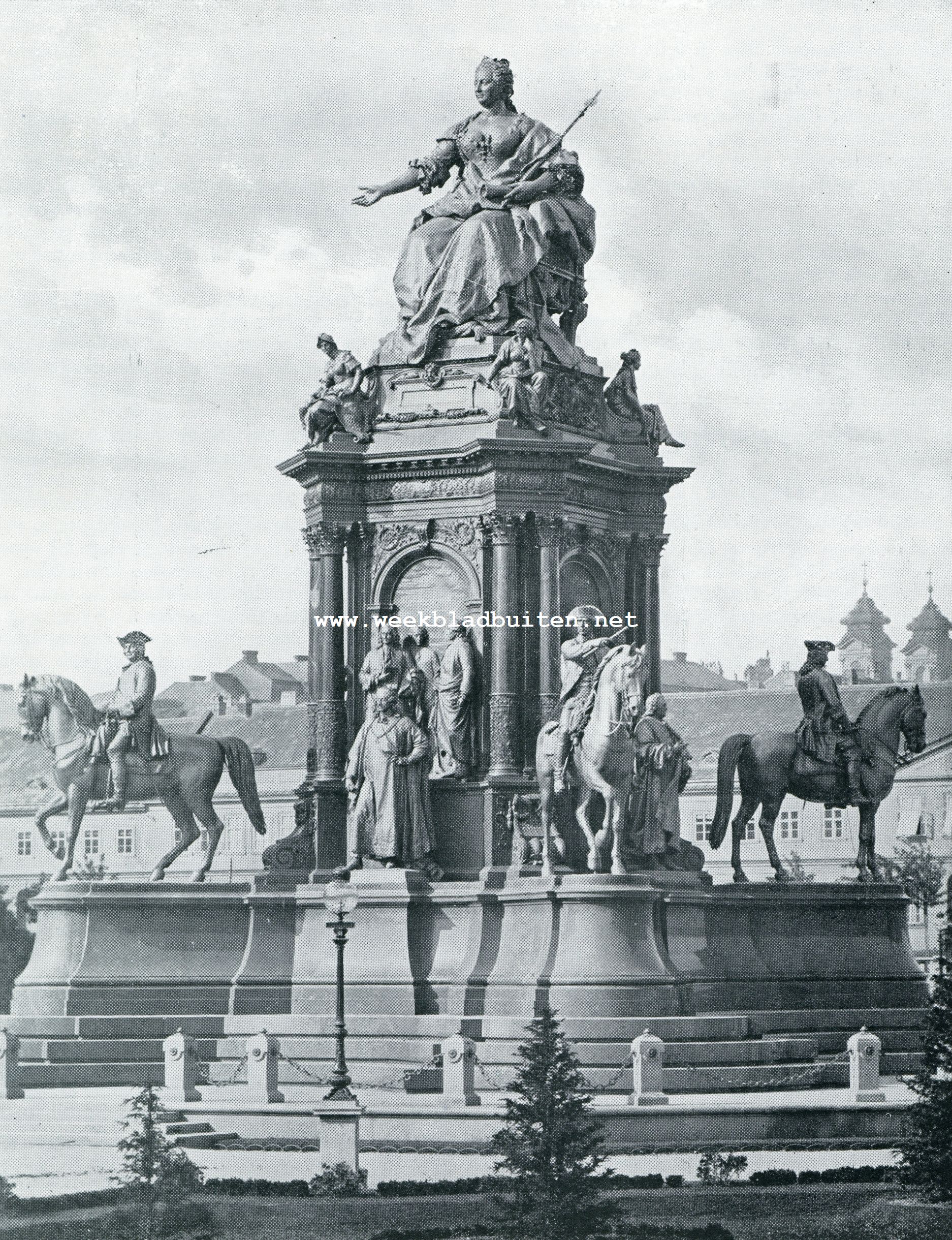 HET MARIA THERESIA-MONUMENT TE WEENEN