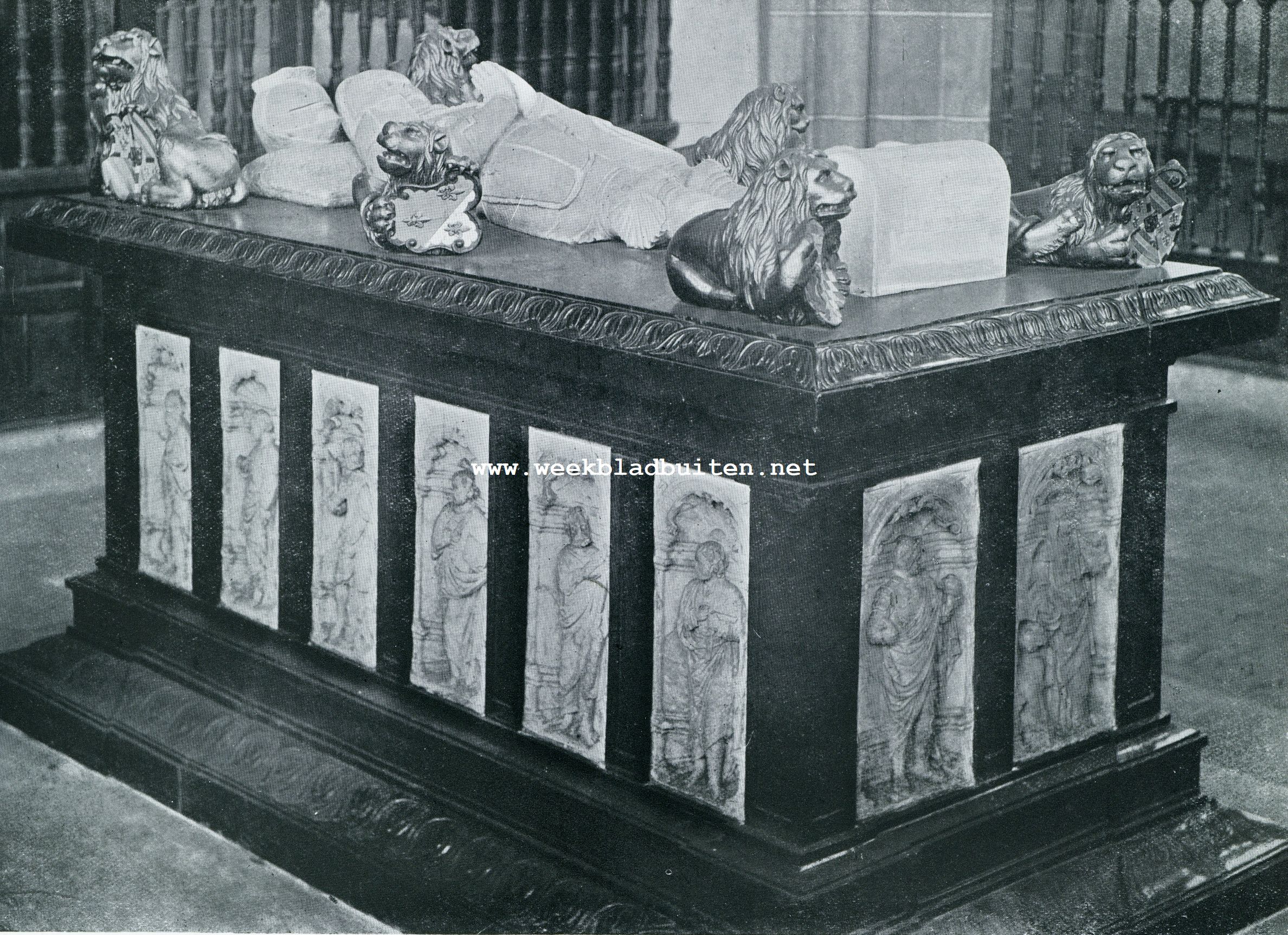 HET PRAALGRAF VAN KAREL VAN EGMOND, LAATSTEN HERTOG VAN GELRE EN TEGENSTANDER VAN KAREL V BIJ DIENS STREVEN NAAR UNIFICATIE DER NEDERLANDSCHE GEWESTEN, IN DE ST. EUSEBIUSKERK TE ARNHEM, DE STAD DIE DEZER DAGEN HAAR 700-JARIG BESTAAN HERDENKT