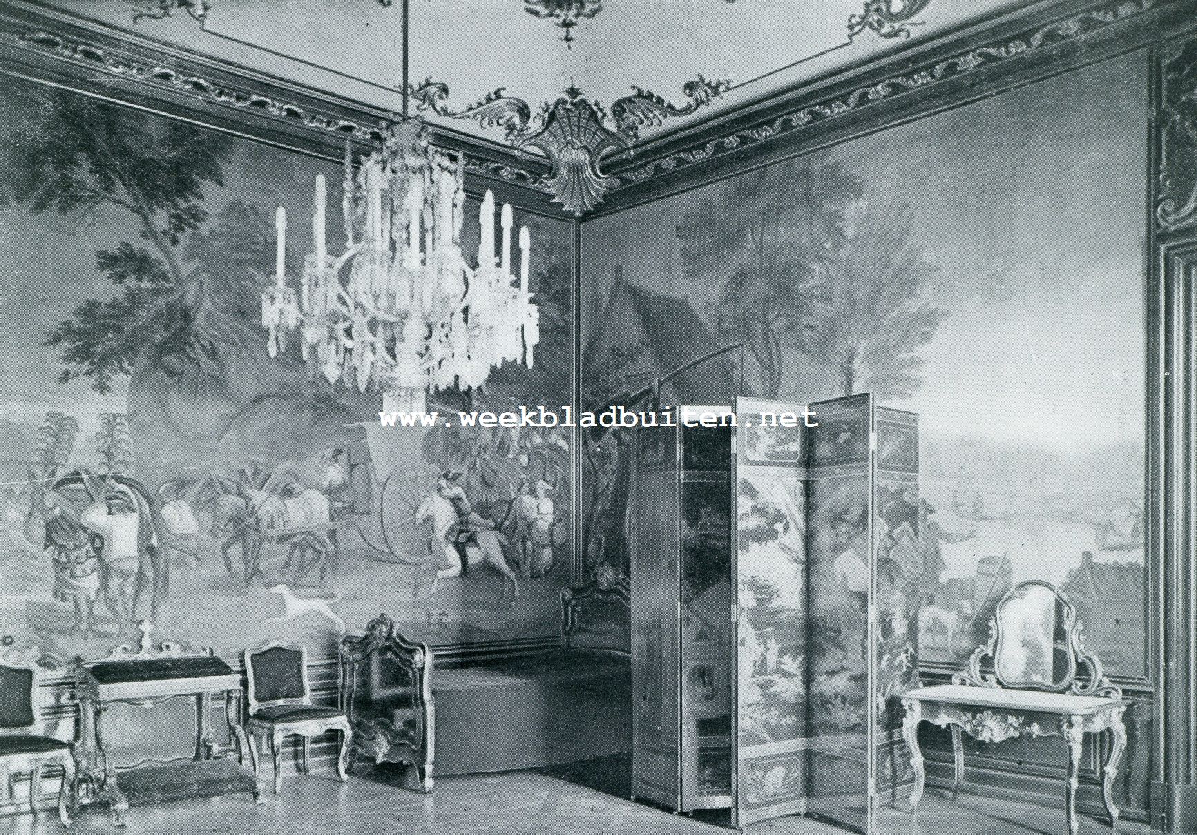 EEN ANDERE HOEK VAN DEZELFDE KAMER MET HET DOODSBED VAN L'AIGLON