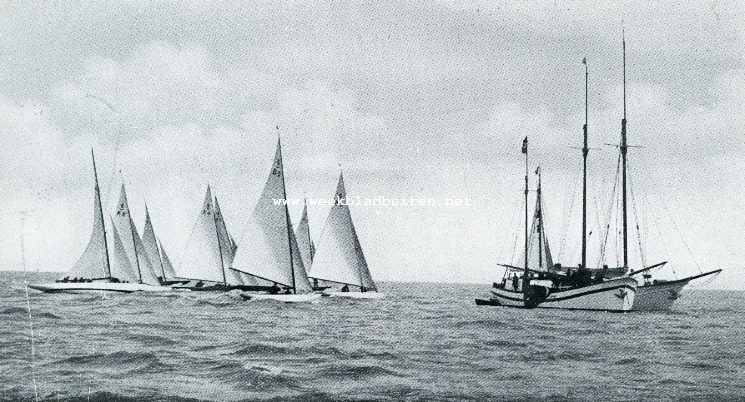 VAREN OP DE ZUIDERZEE. DE AFVAART VAN EEN ZESMETER-WEDSTRIJD