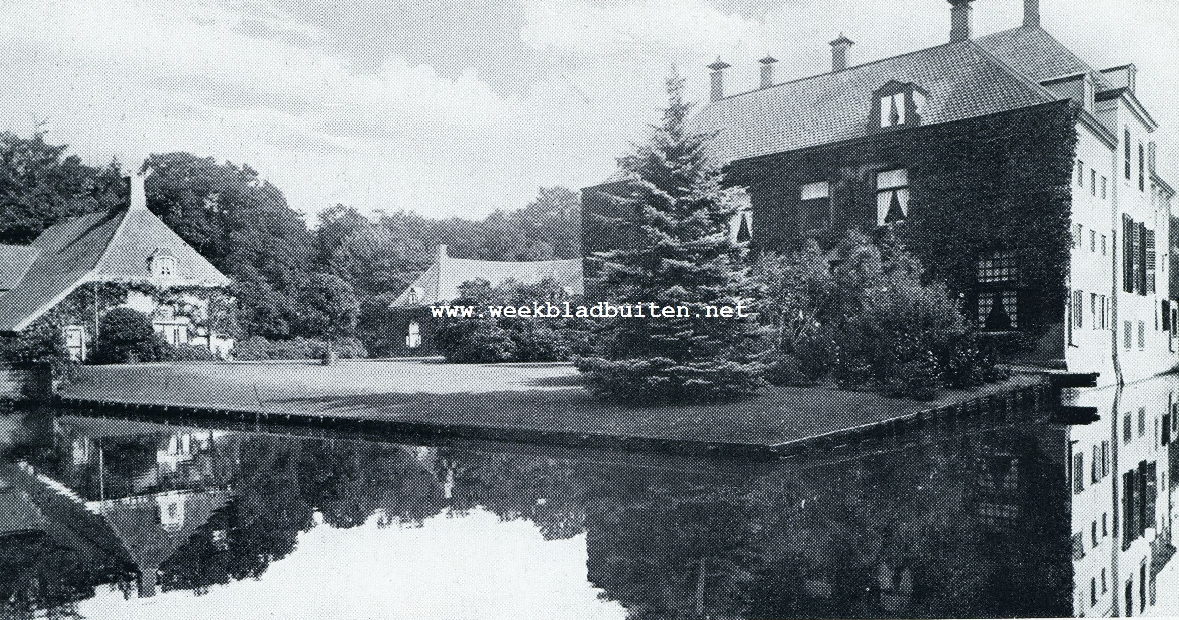 HET HUIS SCHOONHEETEN, WESTZIJDE MET GEZICHT OP ACHTERGEVEL