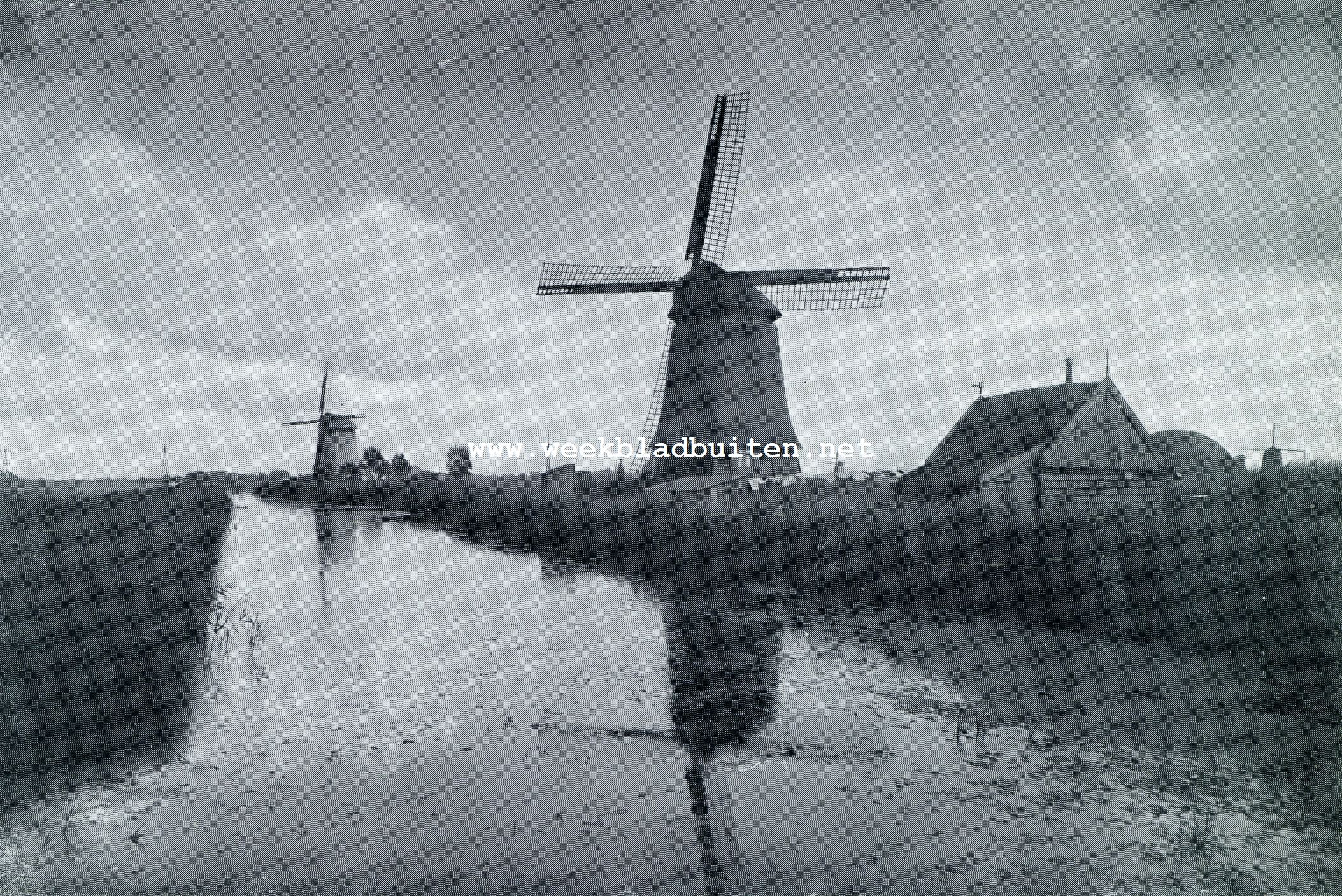 ONDERMOLENS (LINKS NR. 15, RECHTS NR. 16) VAN DEN ZUIDERRING MET VAART IN DE GEMEENTE ZUID- EN NOORD-SCHERMER