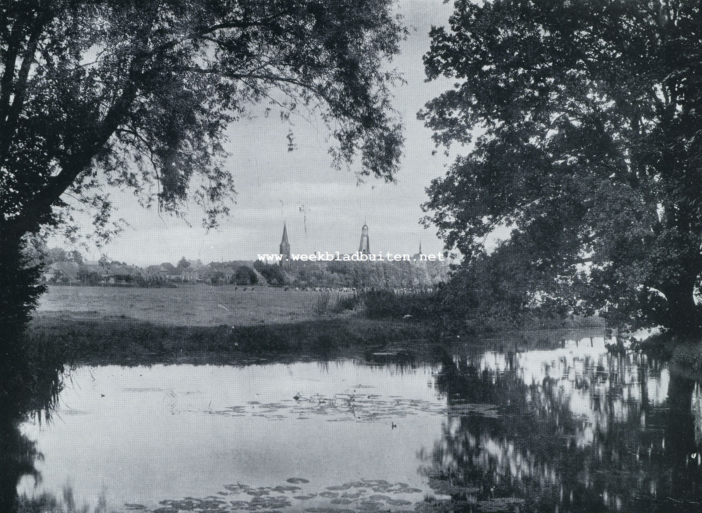 GEZICHT UIT HET KASTEEL DE SCHUYLENBURGH OP HET DORP SILVOLDE