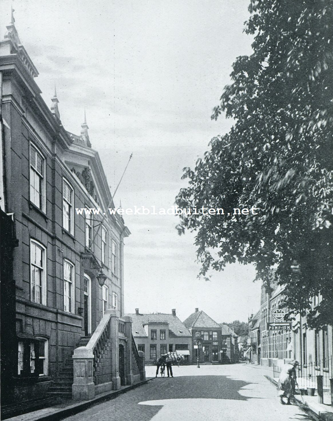 DE SCHOONHEID VAN DEN ACHTERHOEK. DE MARKT MET STADHUIS TE GROENLO