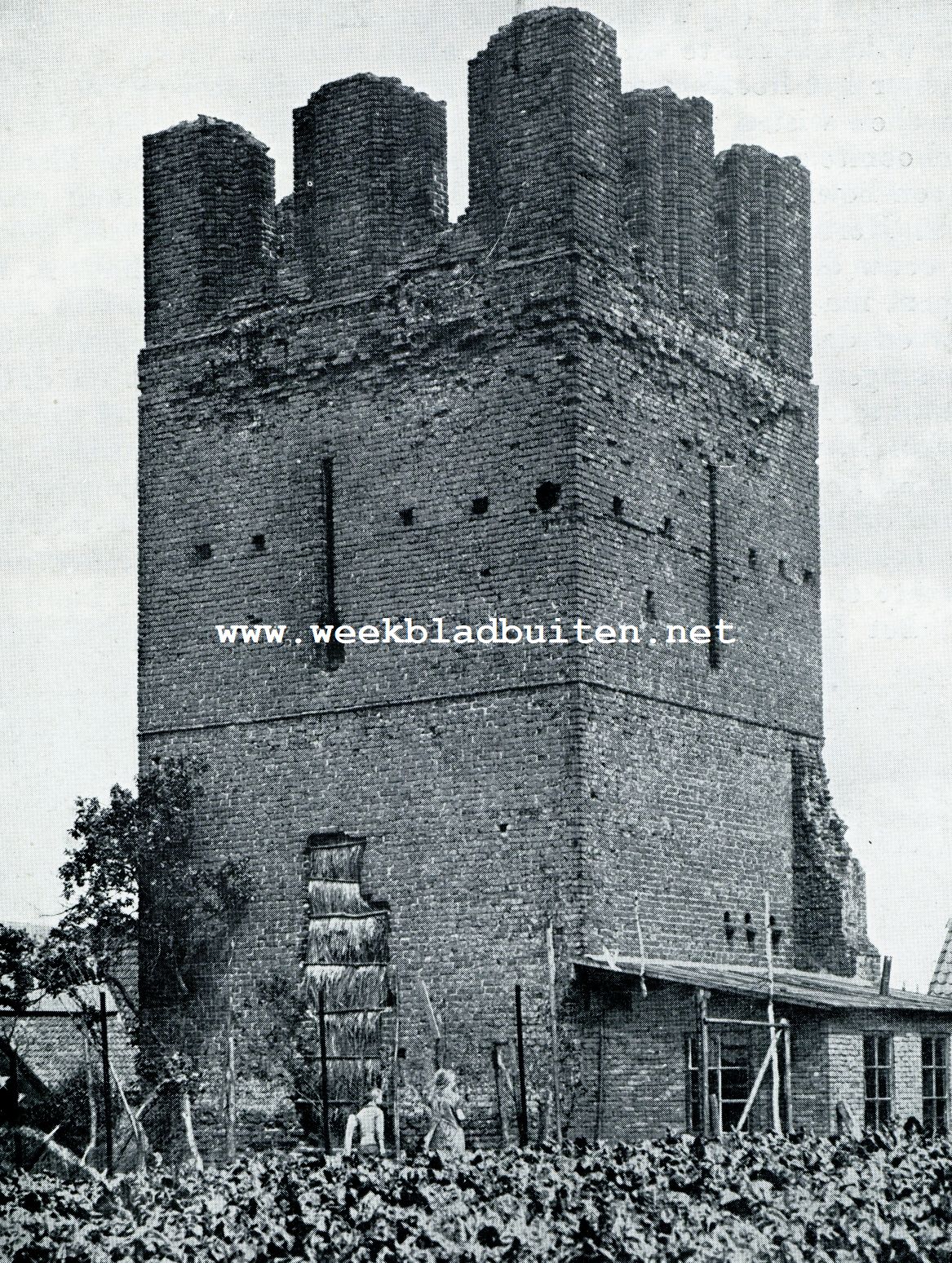 TOREN DER VOORMALIGE BAAKSCHE KAPEL (15TM EEUW) BIJ HUIZE BAAK ONDER STEENDEREN