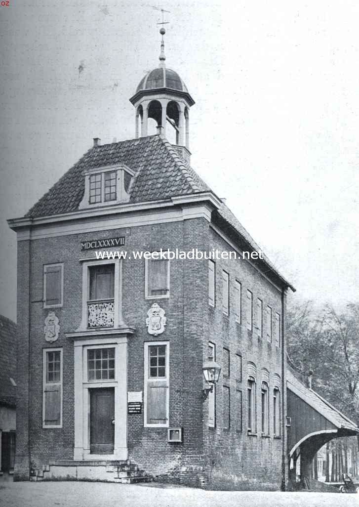 De Alblasserwaard. Voorgevel van het Raadhuis te Nieuwkoop