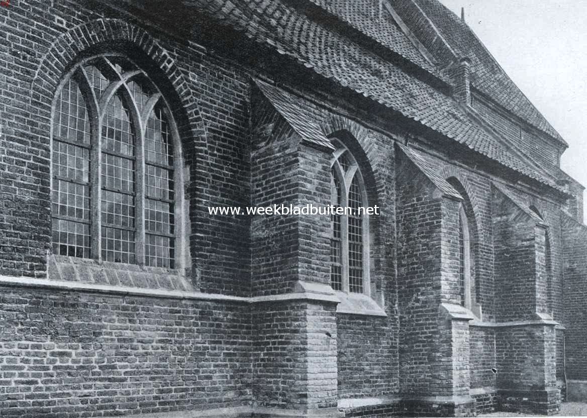 Tusschen twee rivieren. De zijgevel van de Ned. Hervormde kerk te Eck en Wiel