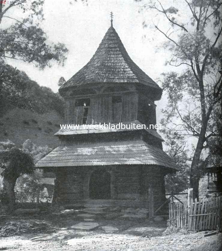Karpathisch Rusland, land van tegenstellingen. Klokkenspel van de houten kerk te Torun