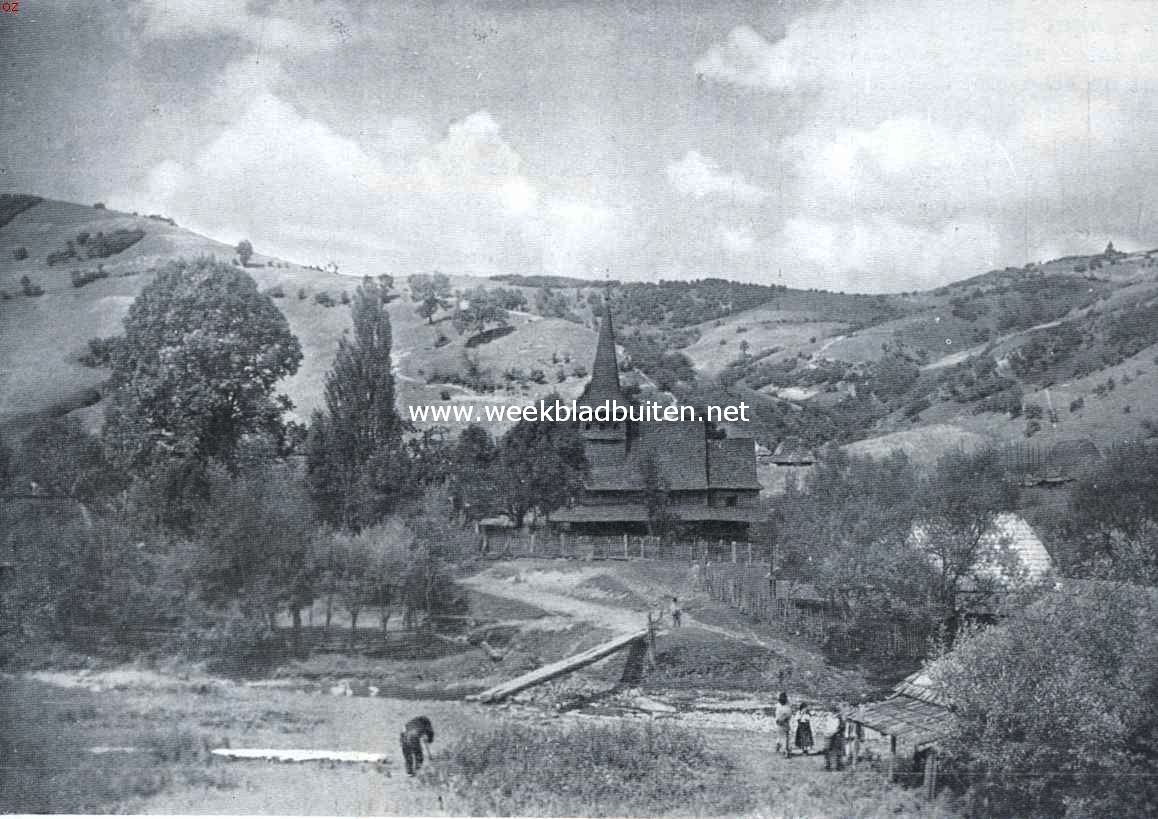 Karpathisch Rusland, land van tegenstellingen. Houten Gothische kerk in Karpathisch Rusland (invloed van West-Europa!)