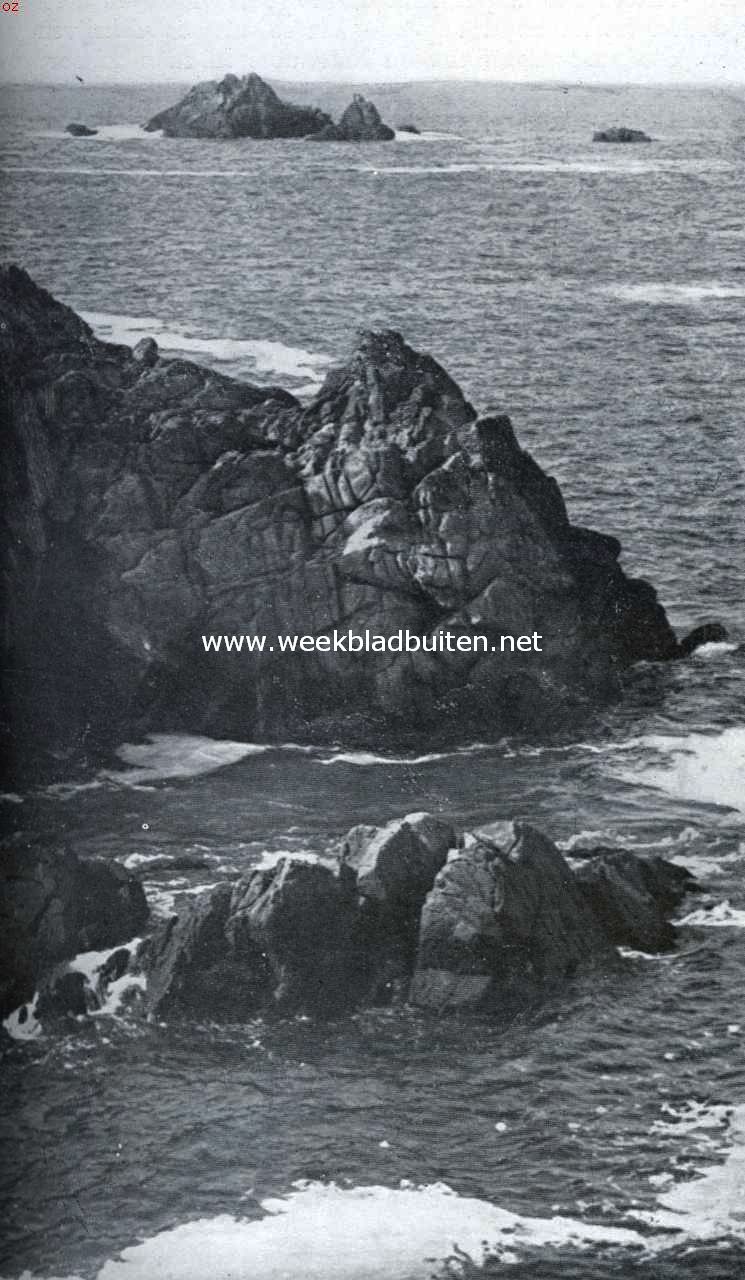 Land en volk van Bretagne. Rotsen aan de kust bij Douarnenez