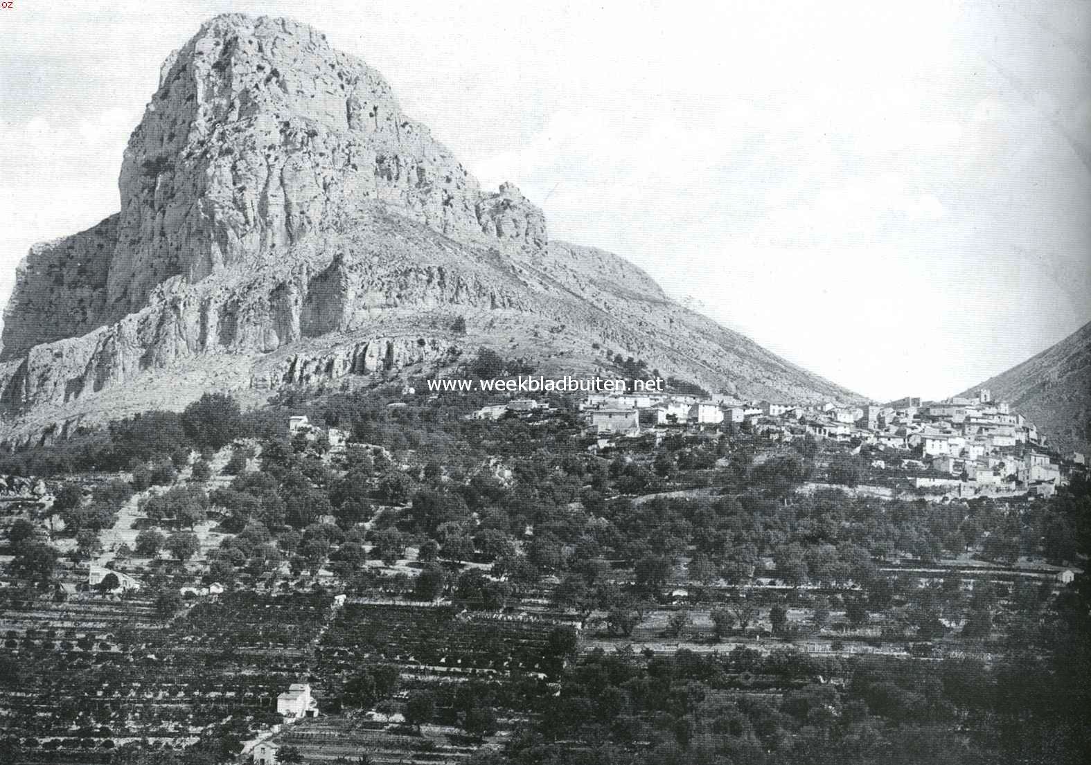 De rustelooze aarde. Een typische erosievorm. De rots van Saint Jeannet in de Alpes Maritimes