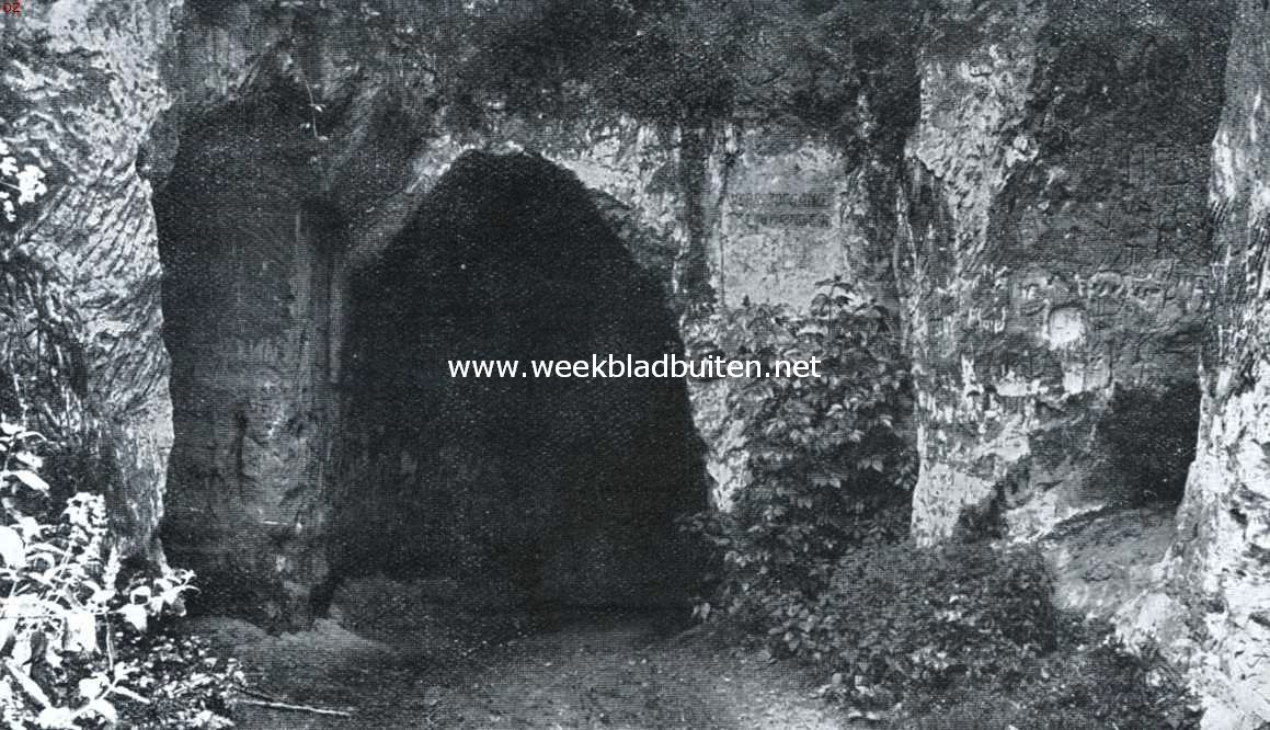 De onderaardse gangen van den St. Pietersberg als smokkel- en toevluchtsoord. Ingang van den St. Pietersberg bij Maastricht