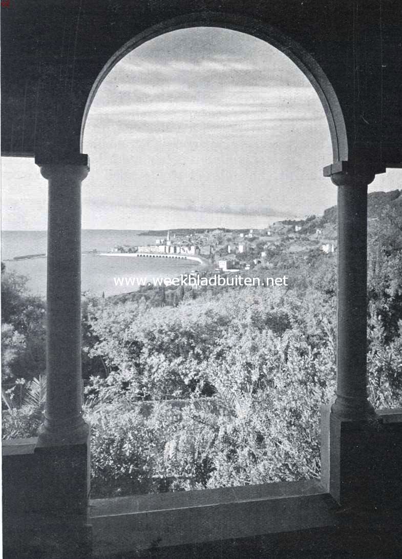 De charme van Menton. Uit de villa's in de omgeving ziet men neer op de stad aan de Baie de la Paix
